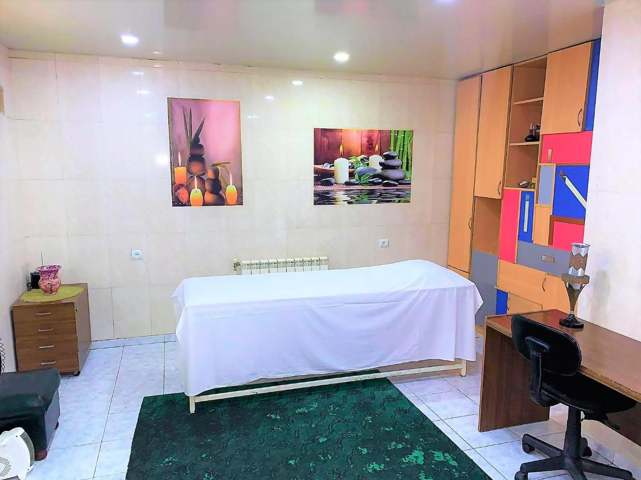 Massage, Bed in DDD Hotel