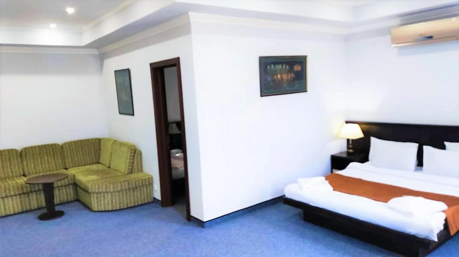 Bedroom, Bed in DDD Hotel