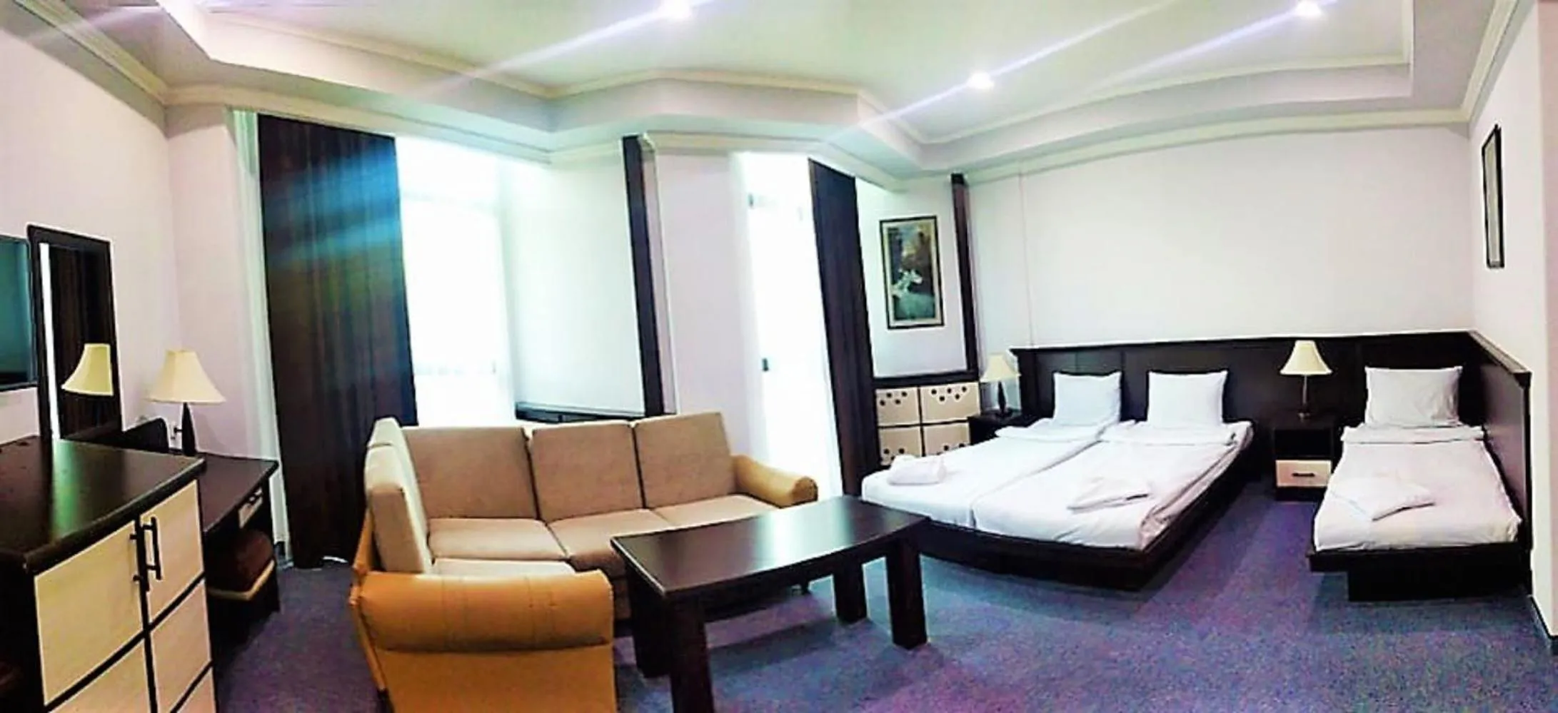 Bedroom, Bed in DDD Hotel