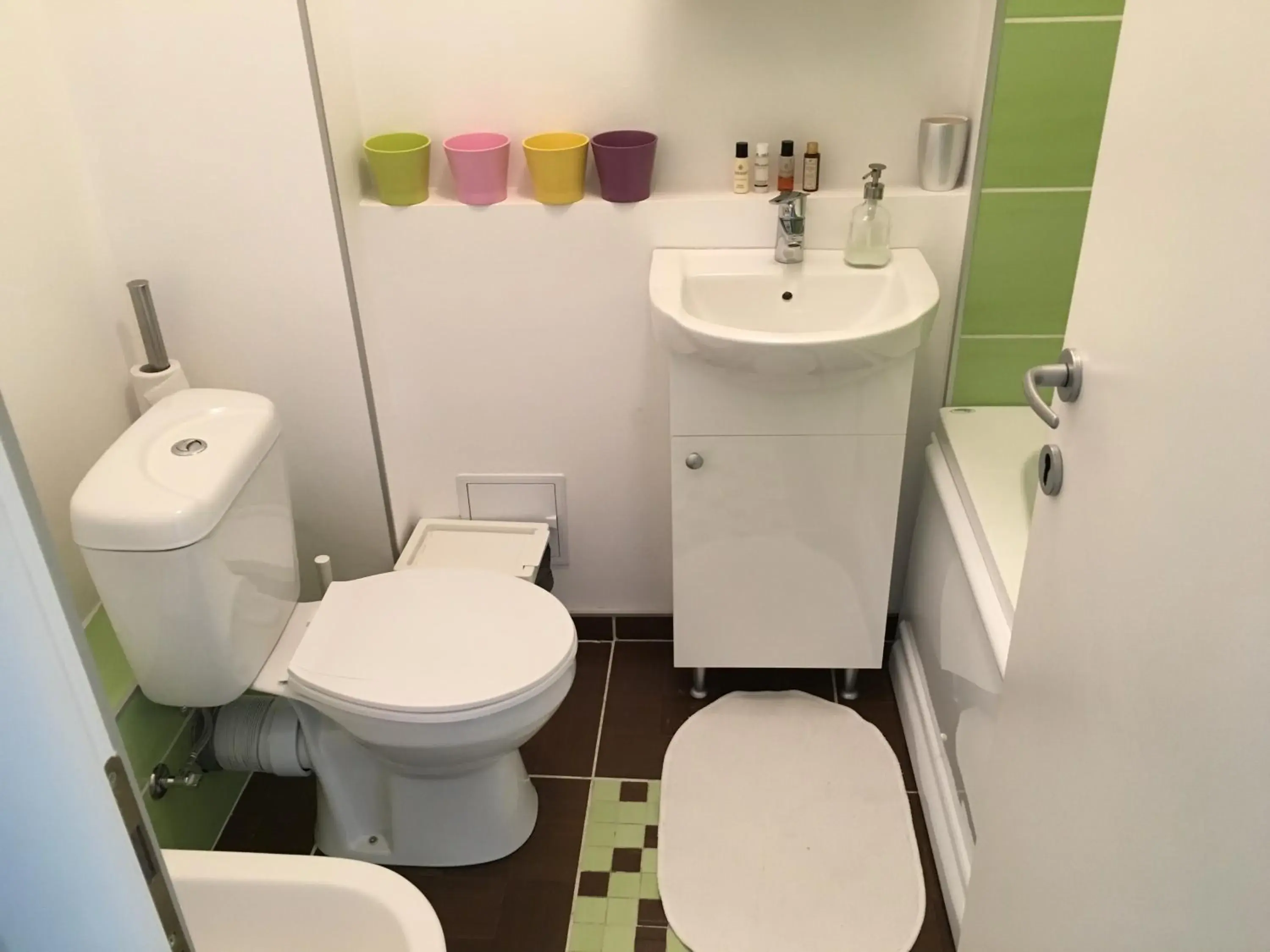 Bathroom in New Central Roof top view Bathroom in New Central Roof top view