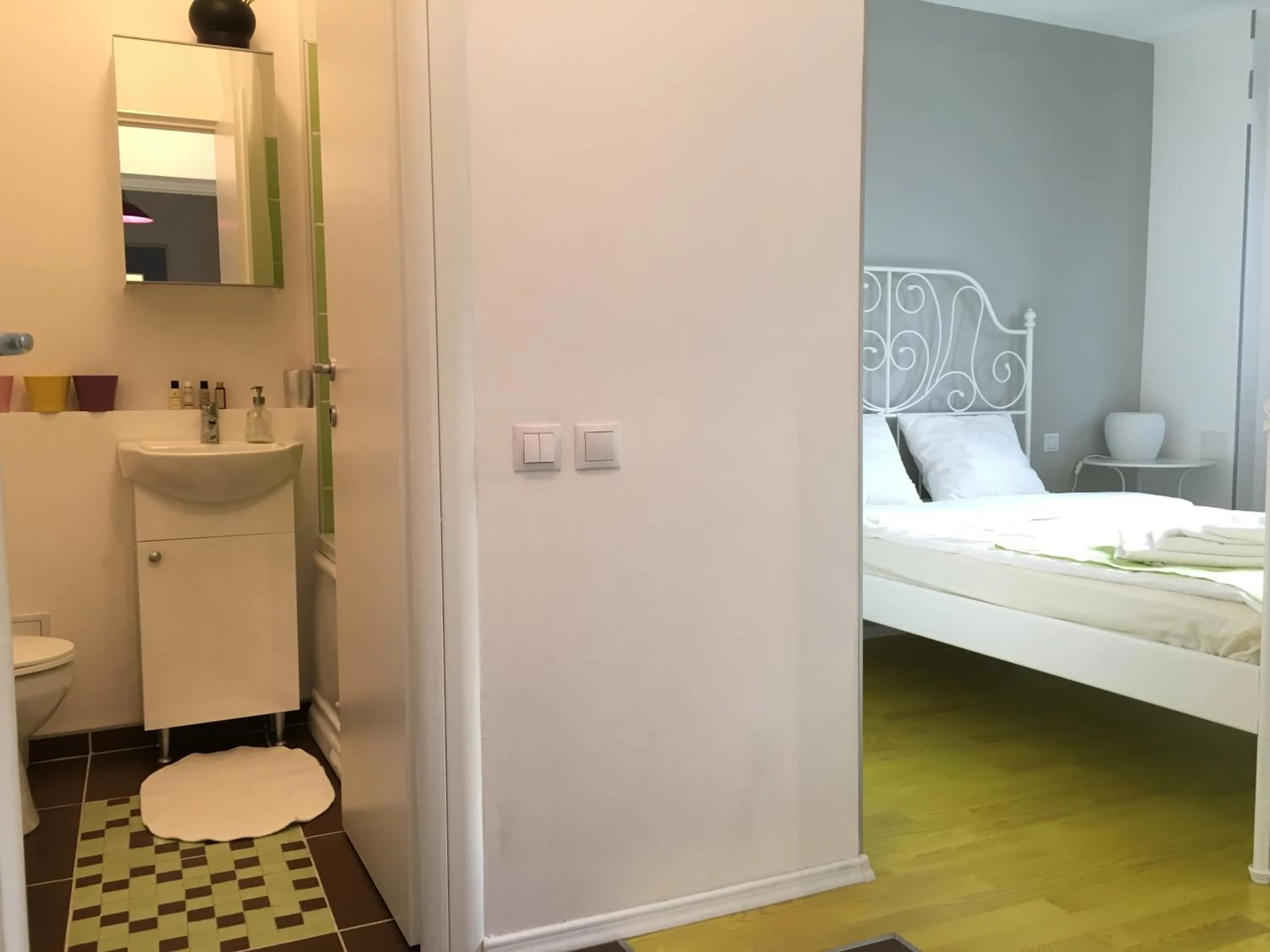 Bedroom, Bed in New Central Roof top view