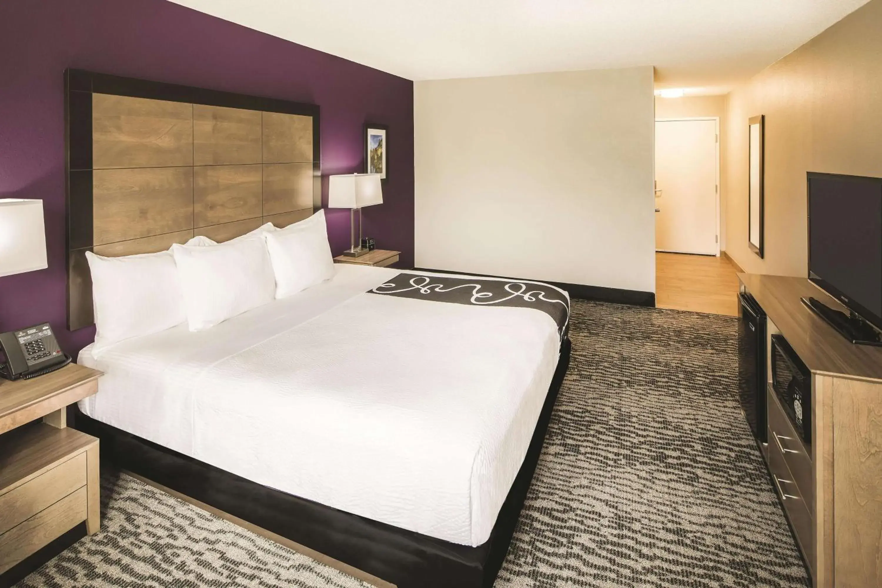 Photo of the whole room, Bed in La Quinta by Wyndham Milledgeville Photo of the whole room, Bed in La Quinta by Wyndham Milledgeville