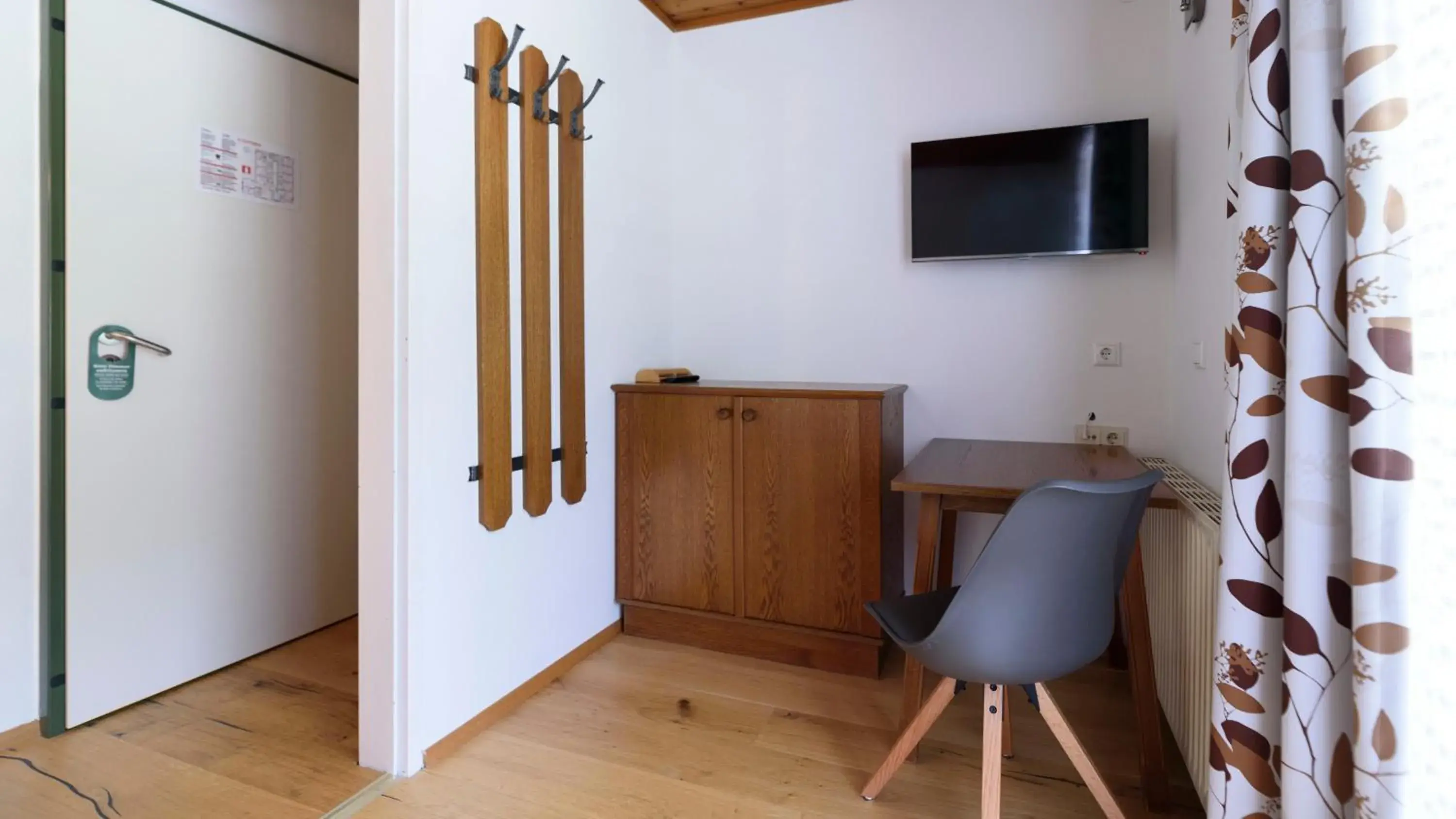 Budget Single Room - single occupancy in Hotel Landhaus Ausswinkl Budget Single Room - single occupancy in Hotel Landhaus Ausswinkl