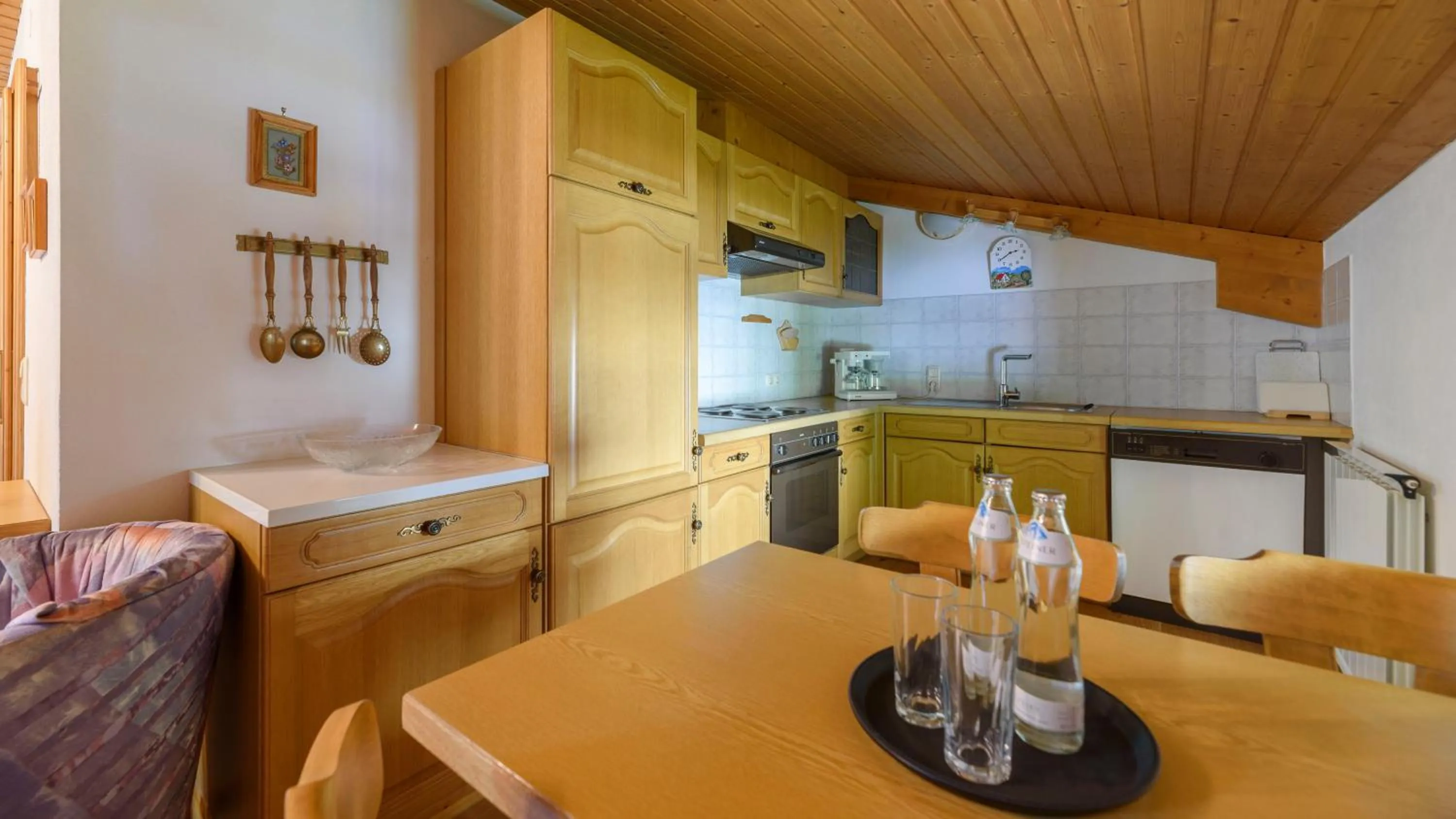 Kitchen or kitchenette in Hotel Landhaus Ausswinkl