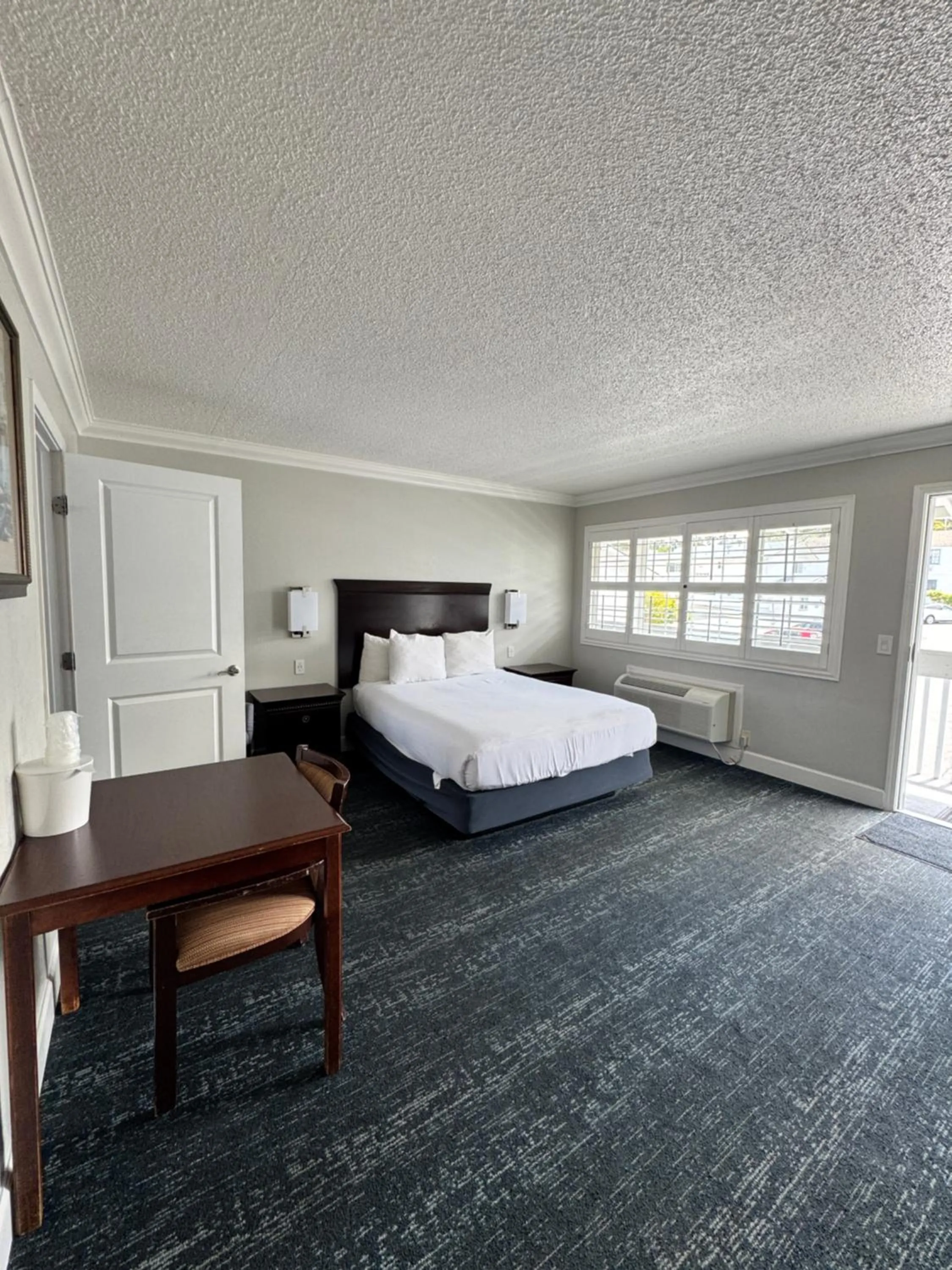 Bed in Stargazer Inn and Suites