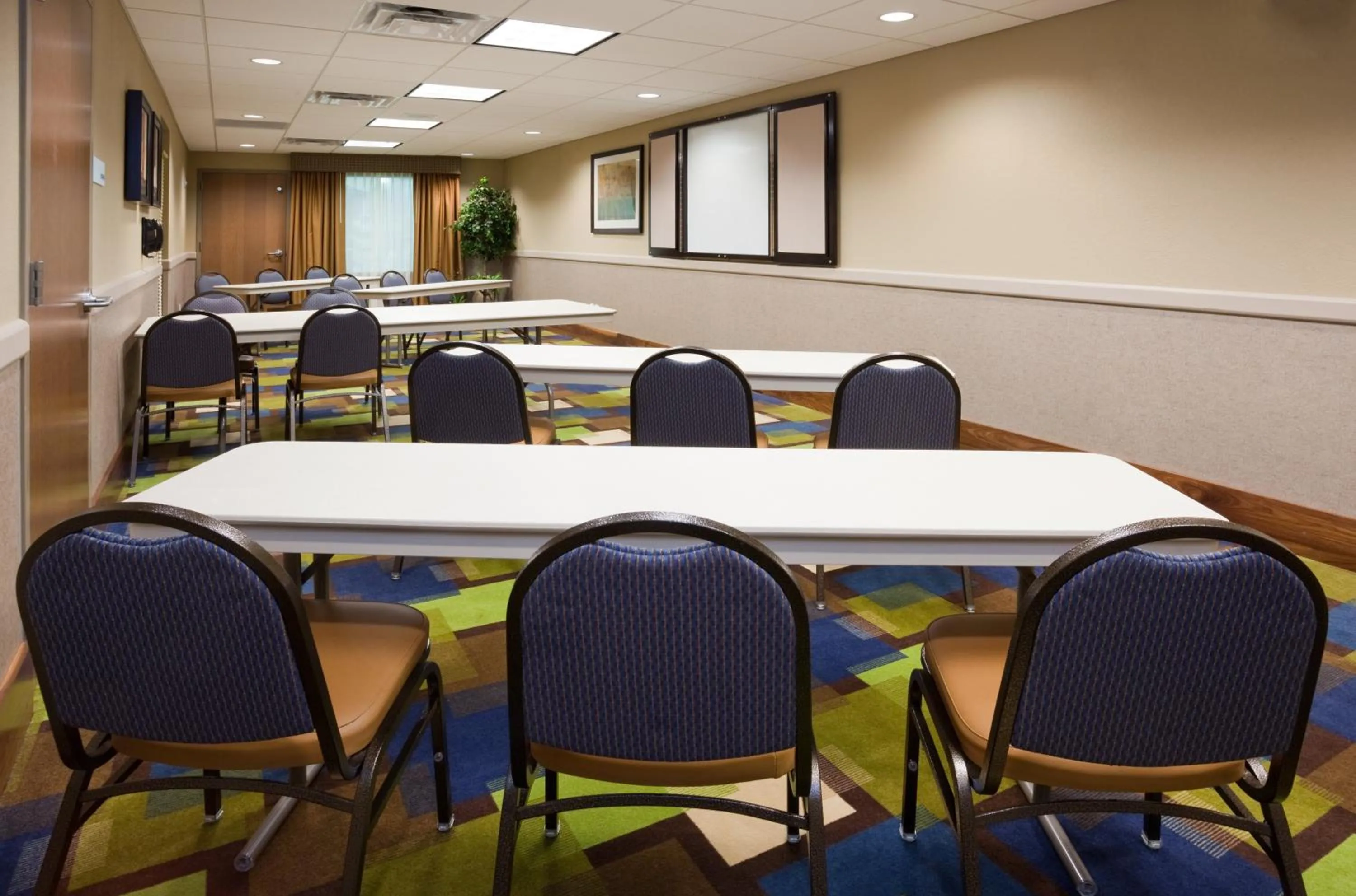 Meeting/conference room in Holiday Inn Express Hotel & Suites Mankato East by IHG