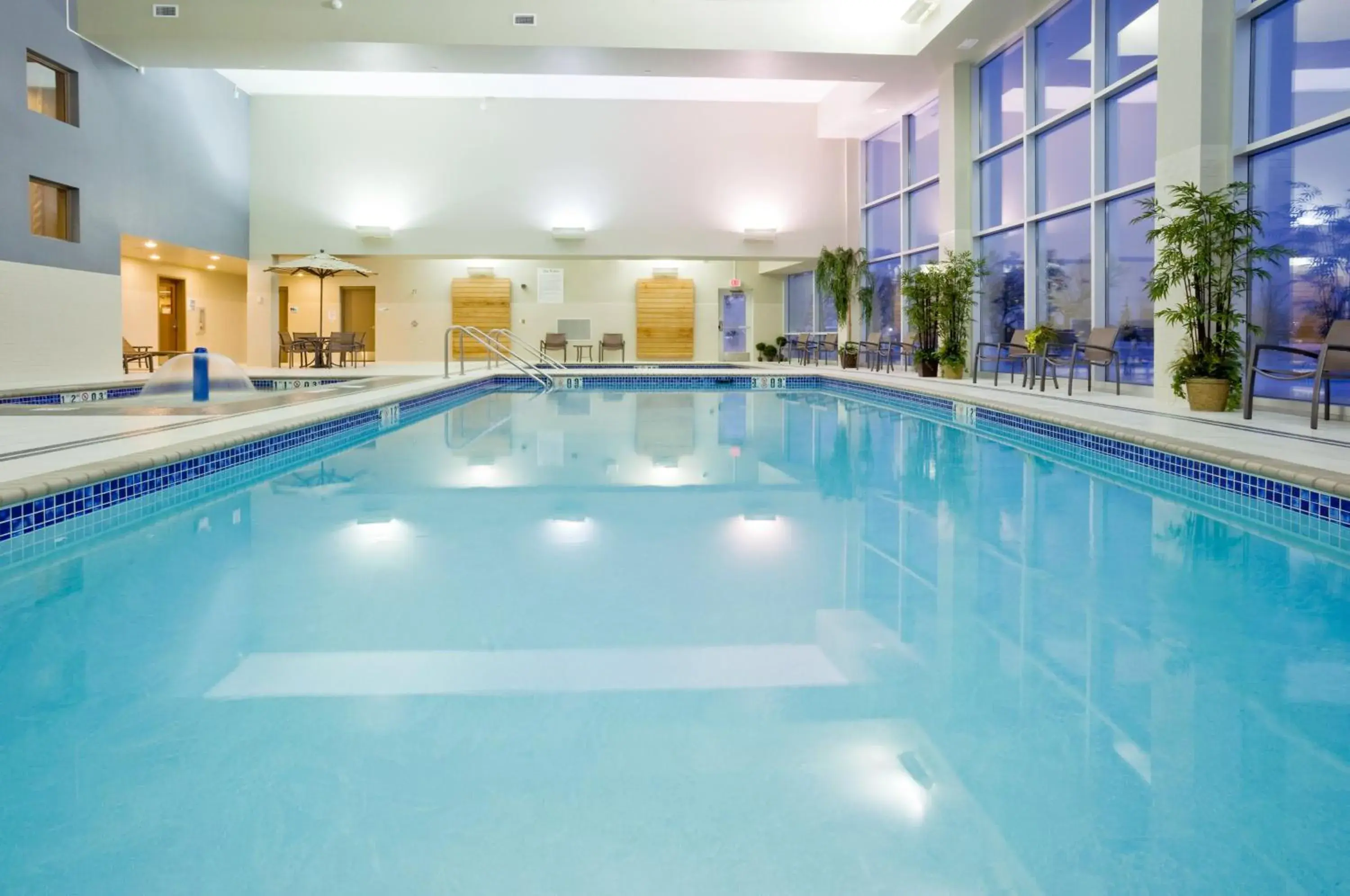 Swimming pool in Holiday Inn Express Hotel & Suites Mankato East by IHG Swimming pool in Holiday Inn Express Hotel & Suites Mankato East by IHG