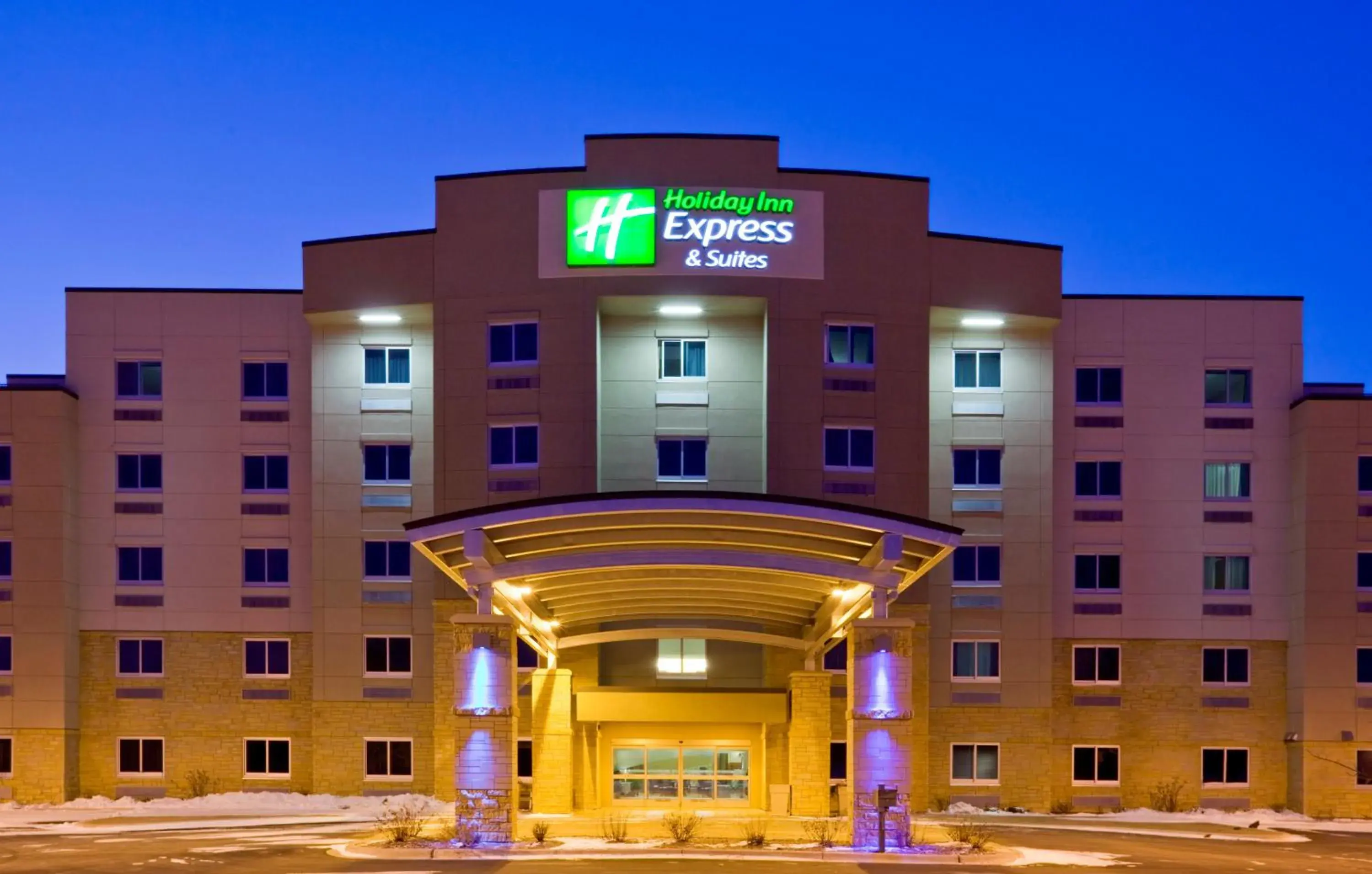 Property building in Holiday Inn Express Hotel & Suites Mankato East by IHG Property building in Holiday Inn Express Hotel & Suites Mankato East by IHG