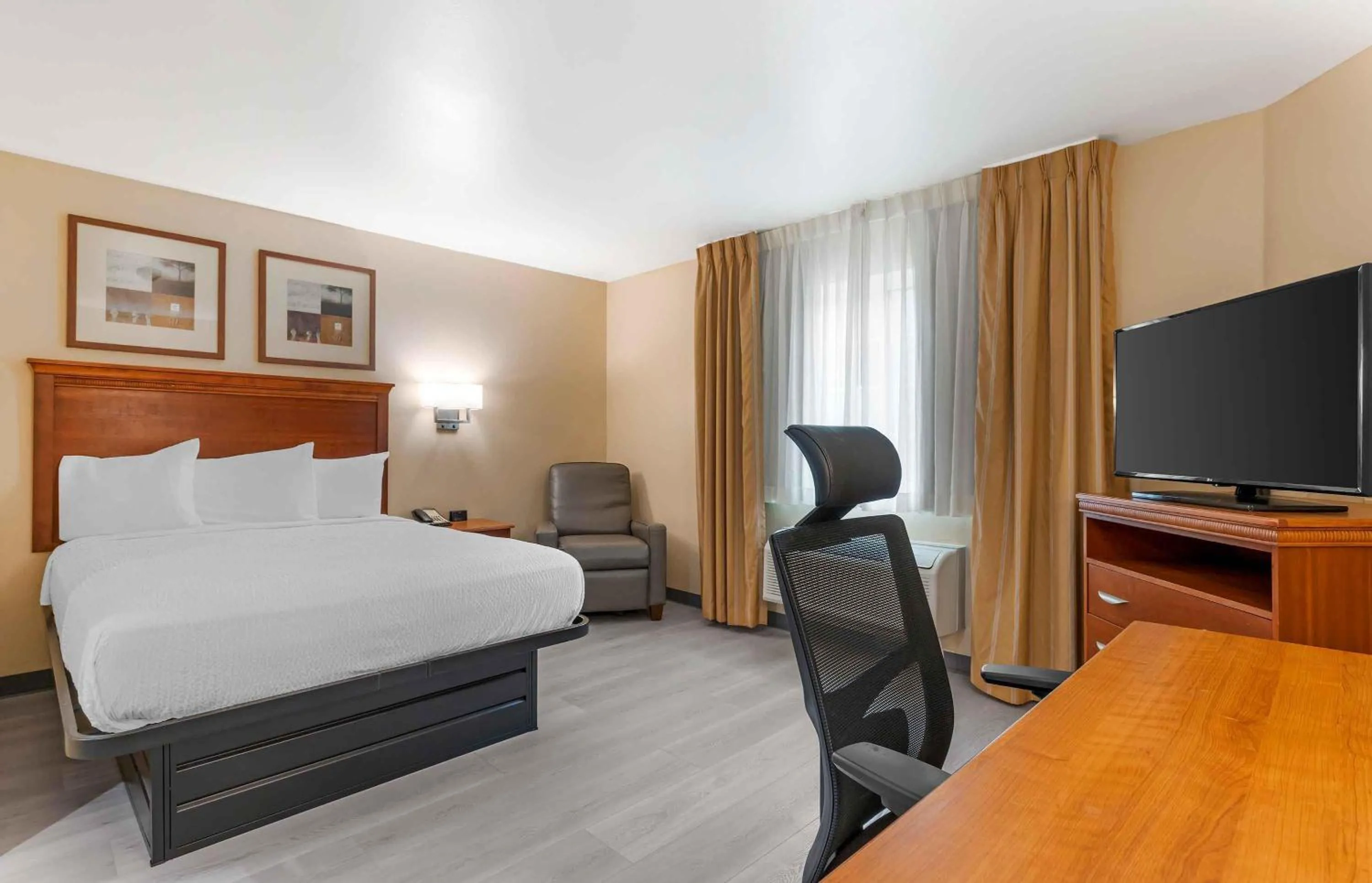 Bedroom, Bed in Extended Stay America Suites - McAlester - Hwy 69