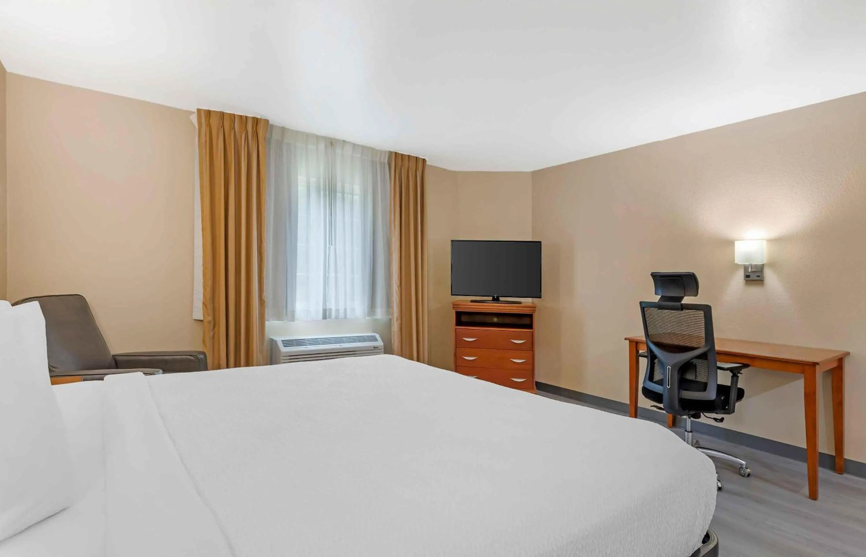 Bedroom, Bed in Extended Stay America Suites - McAlester - Hwy 69