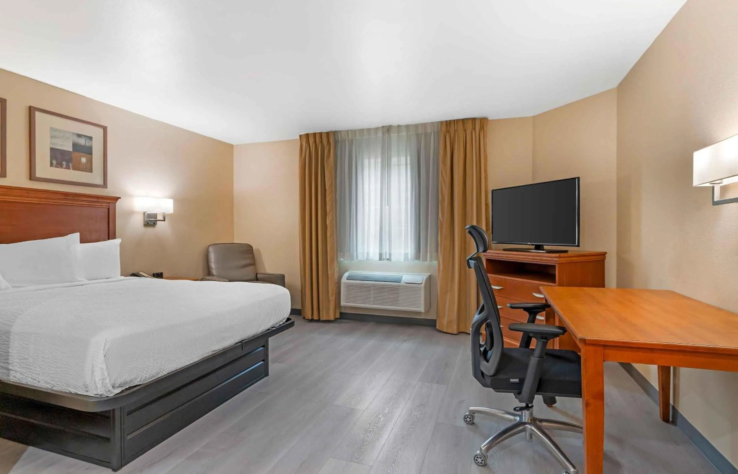 Bedroom, Bed in Extended Stay America Suites - McAlester - Hwy 69