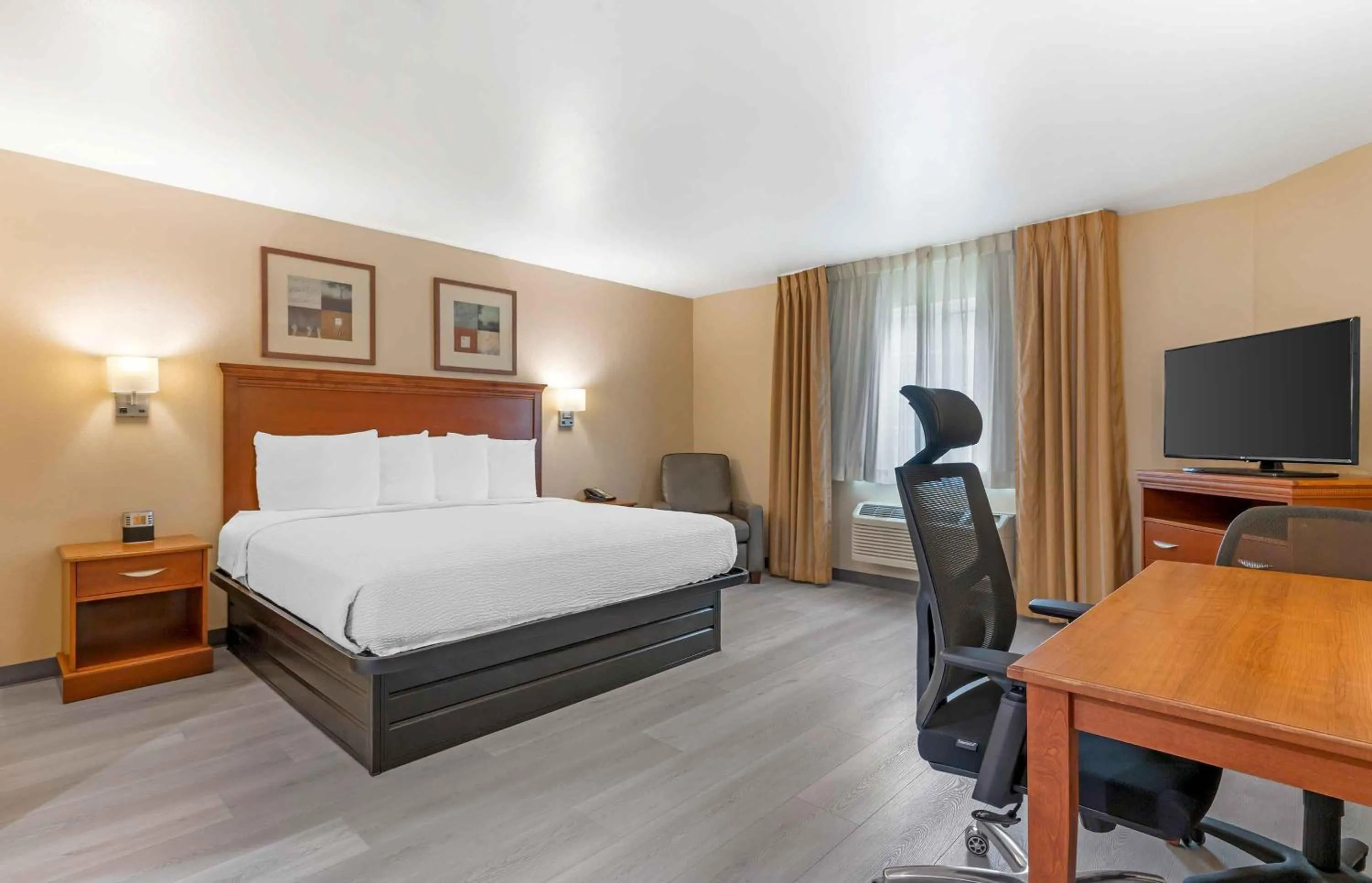 Bedroom, Bed in Extended Stay America Suites - McAlester - Hwy 69