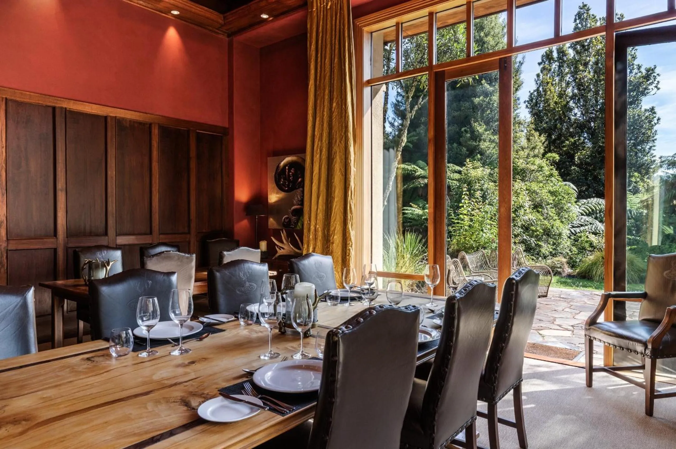 Restaurant/places to eat in Treetops Lodge & Estate