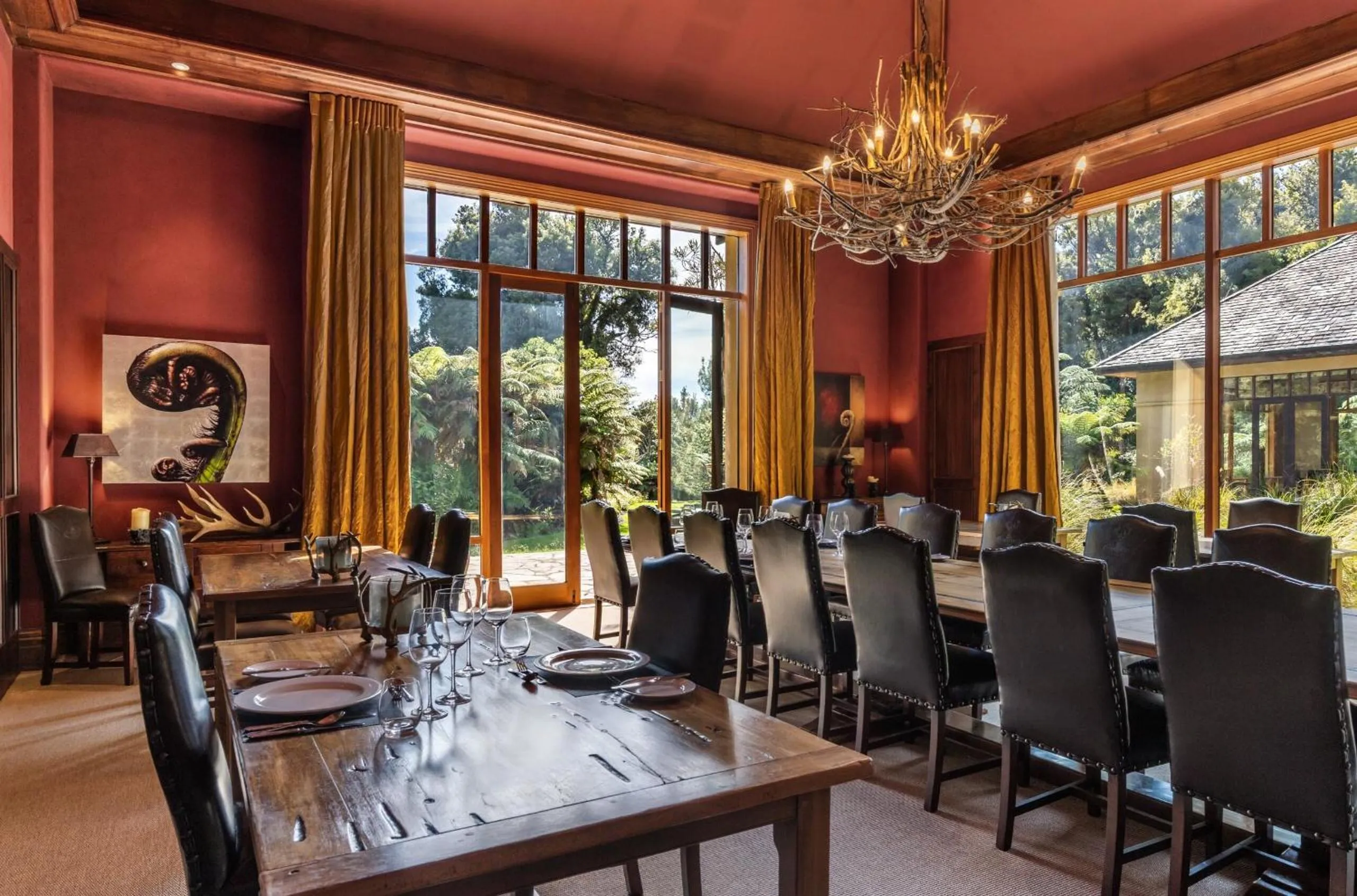 Restaurant/places to eat in Treetops Lodge & Estate