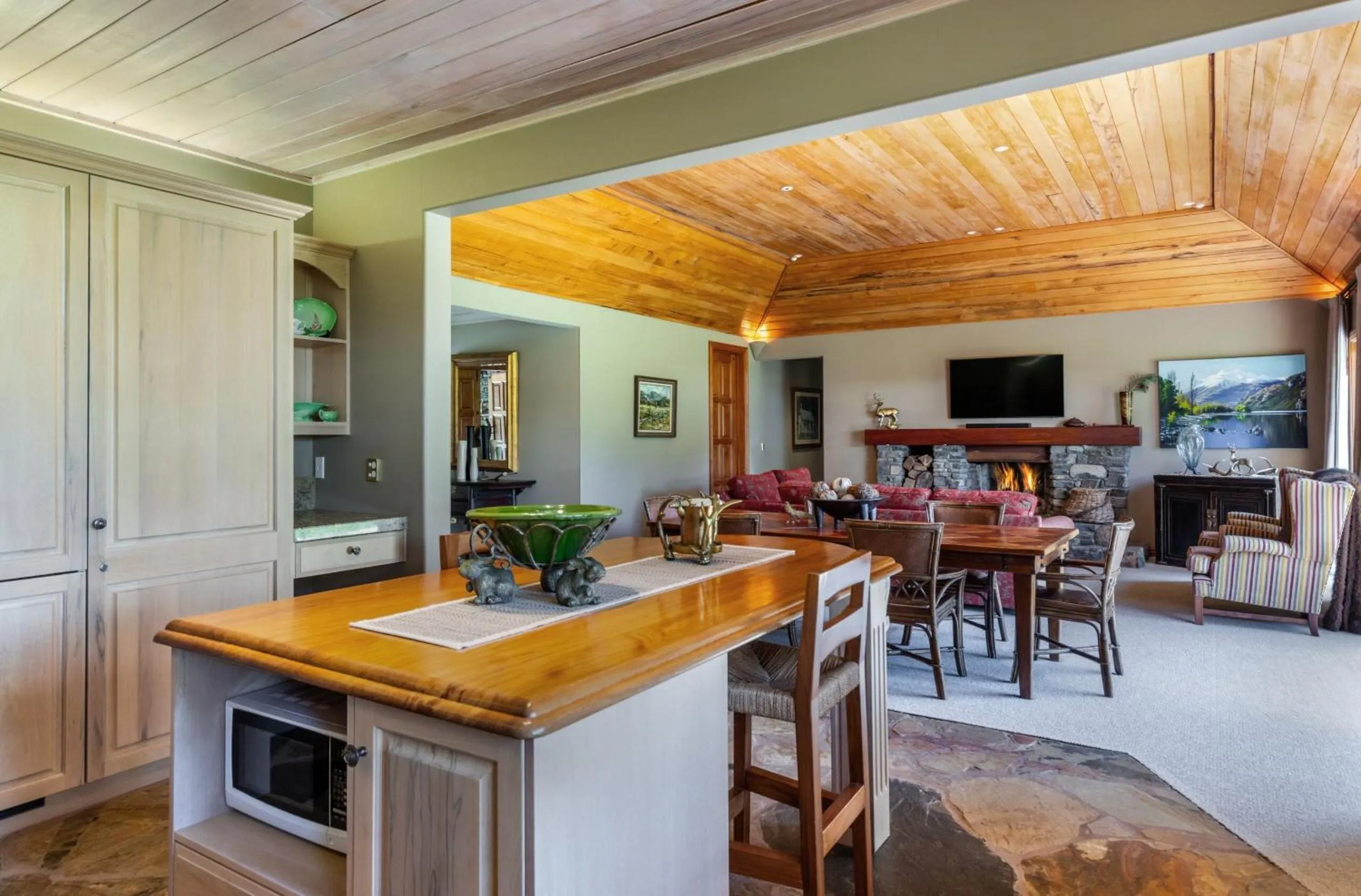 Kitchen or kitchenette in Treetops Lodge & Estate
