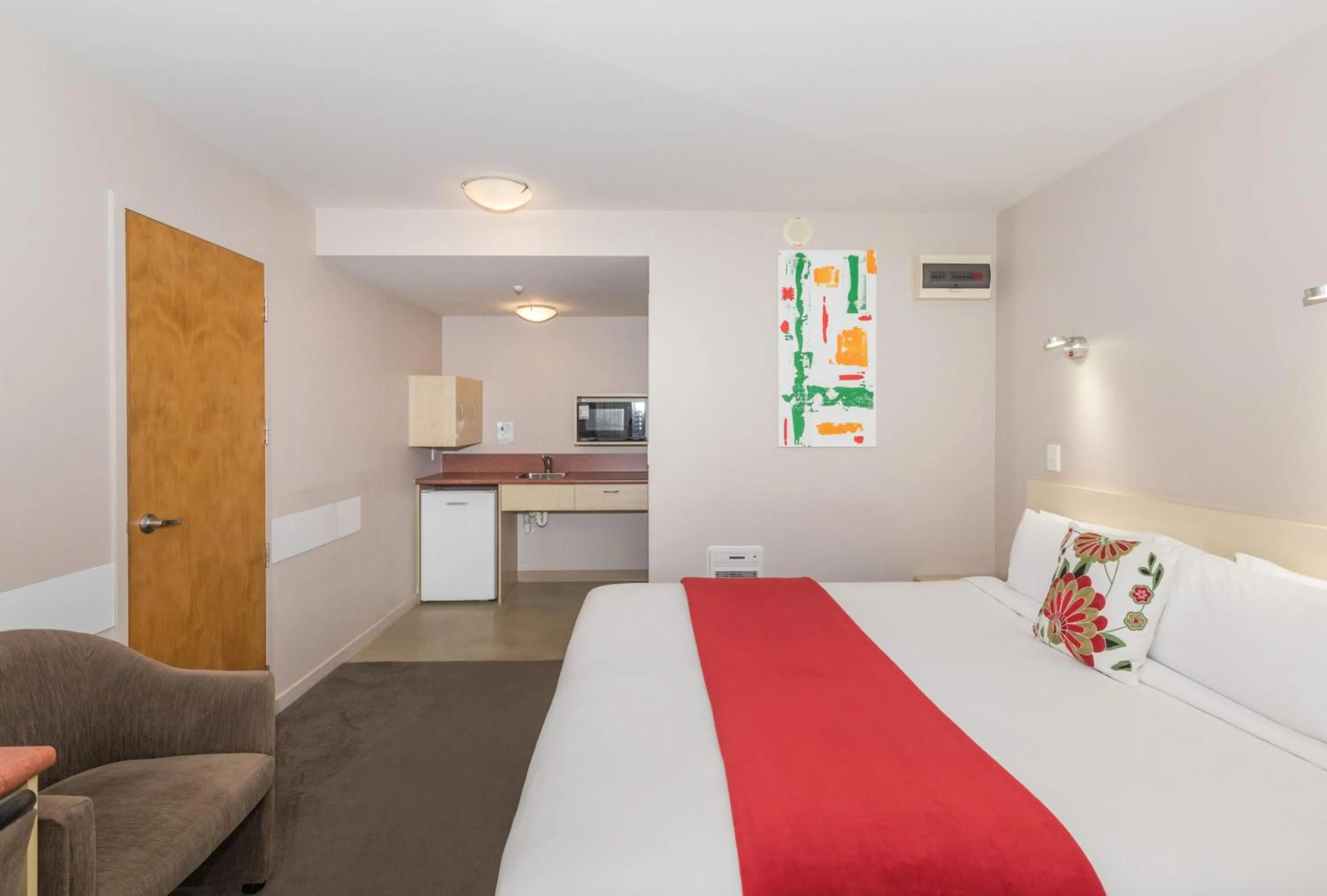 Photo of the whole room, Bed in Bella Vista Motel Oamaru