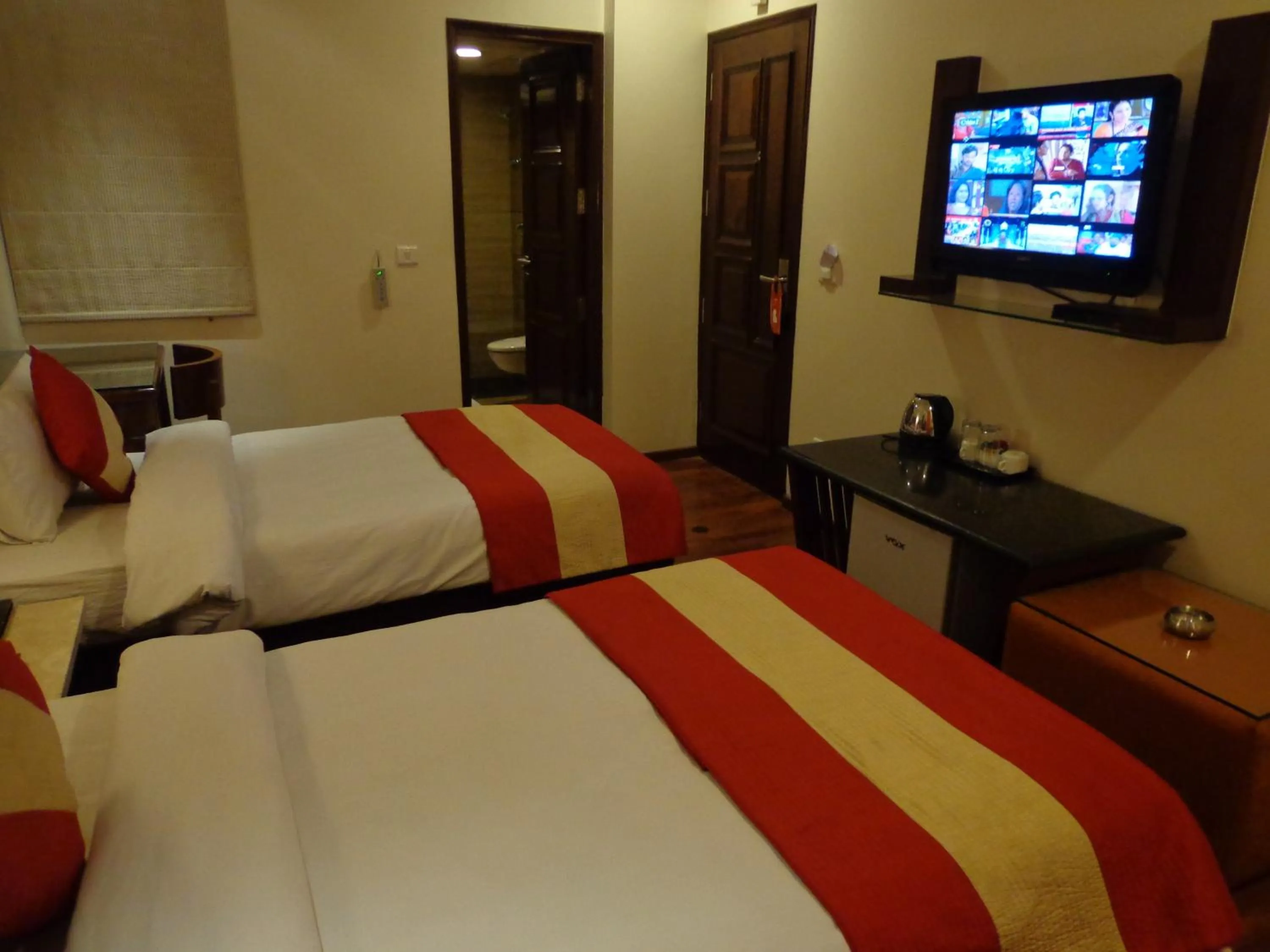 Bed in Hotel Aura - New Delhi Railway Station