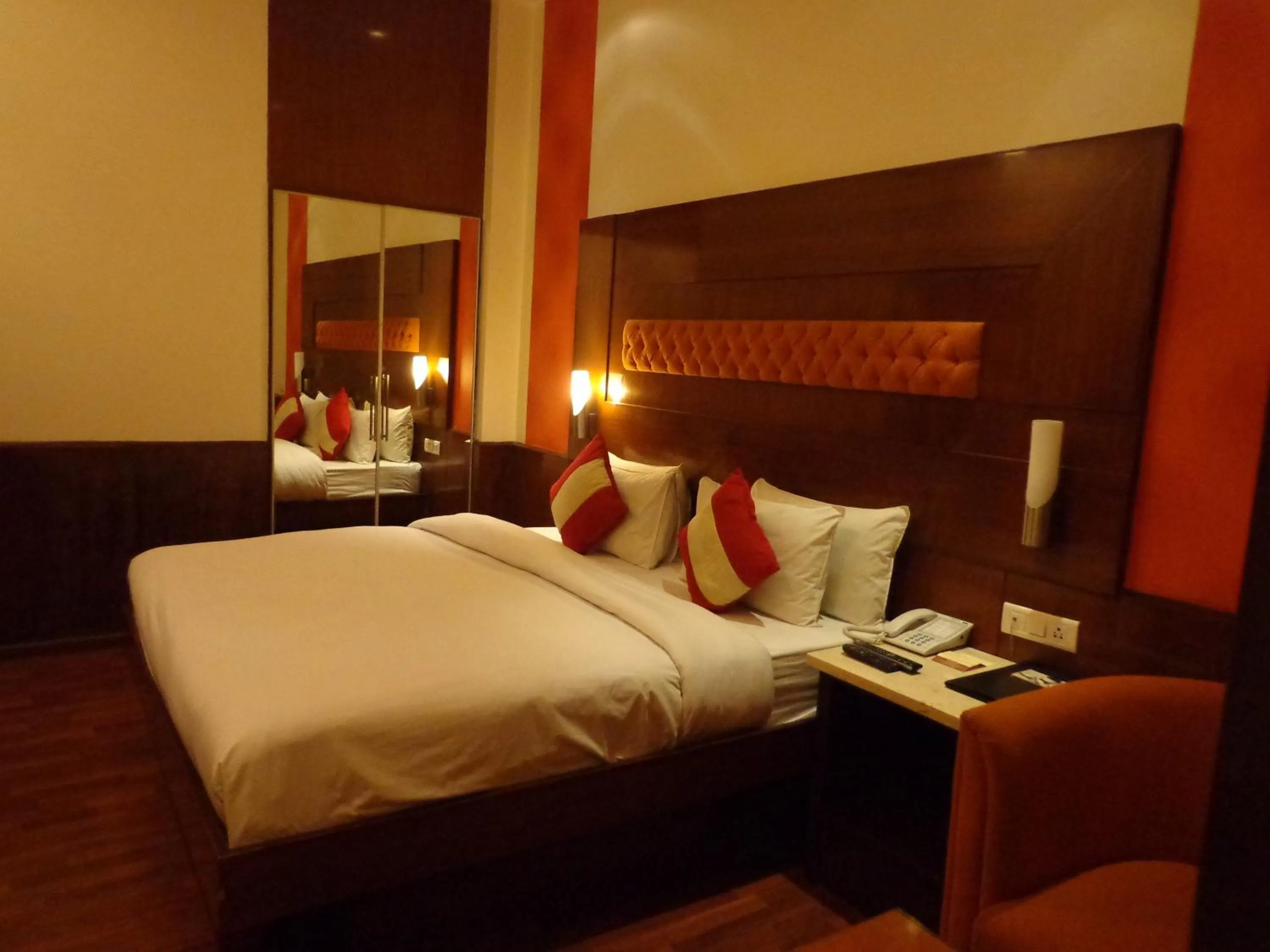 Bed in Hotel Aura - New Delhi Railway Station