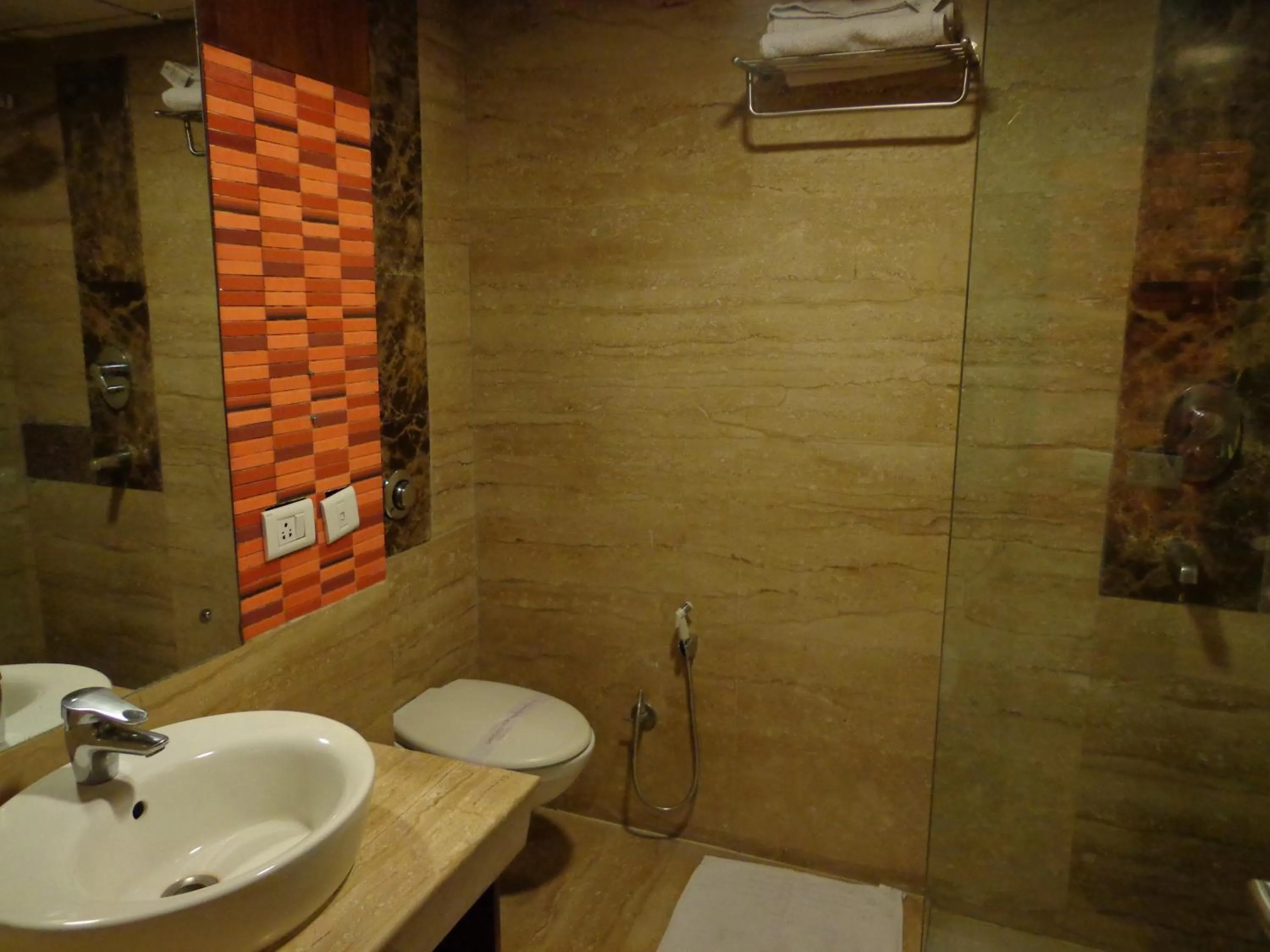 Bathroom in Hotel Aura - New Delhi Railway Station