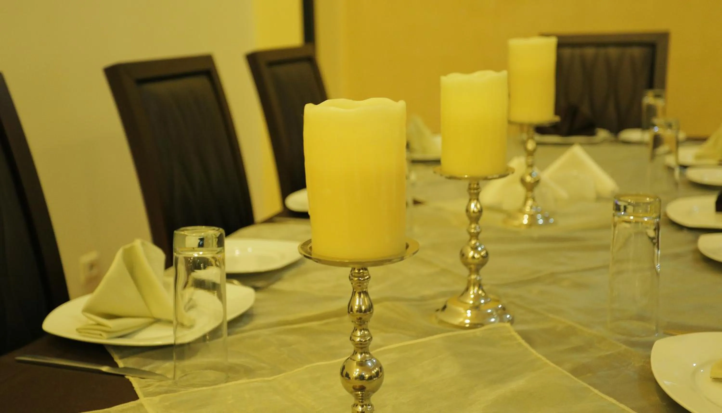 Restaurant/places to eat in GHS Hotel