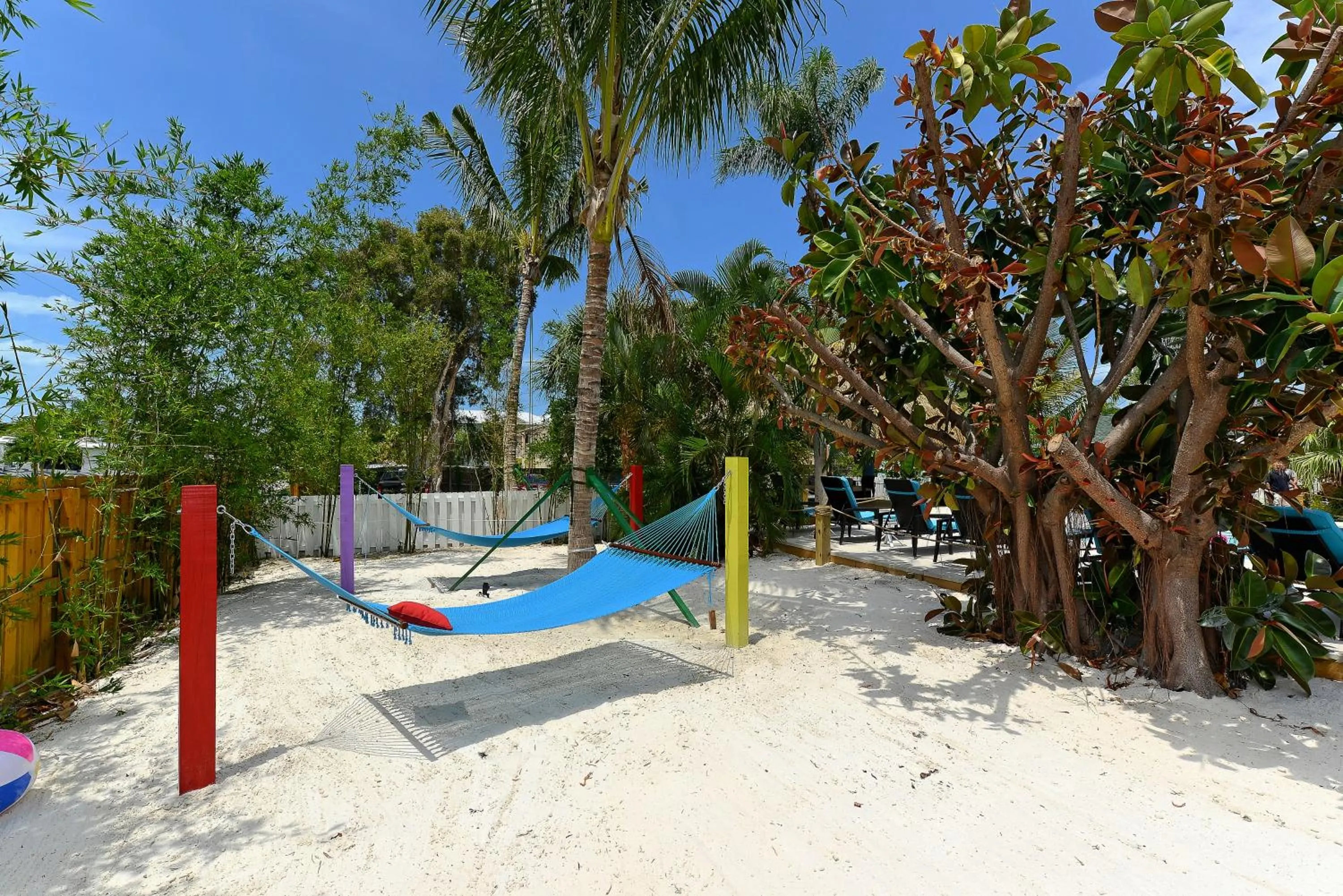 Swimming pool in Siesta Key Palms Resort