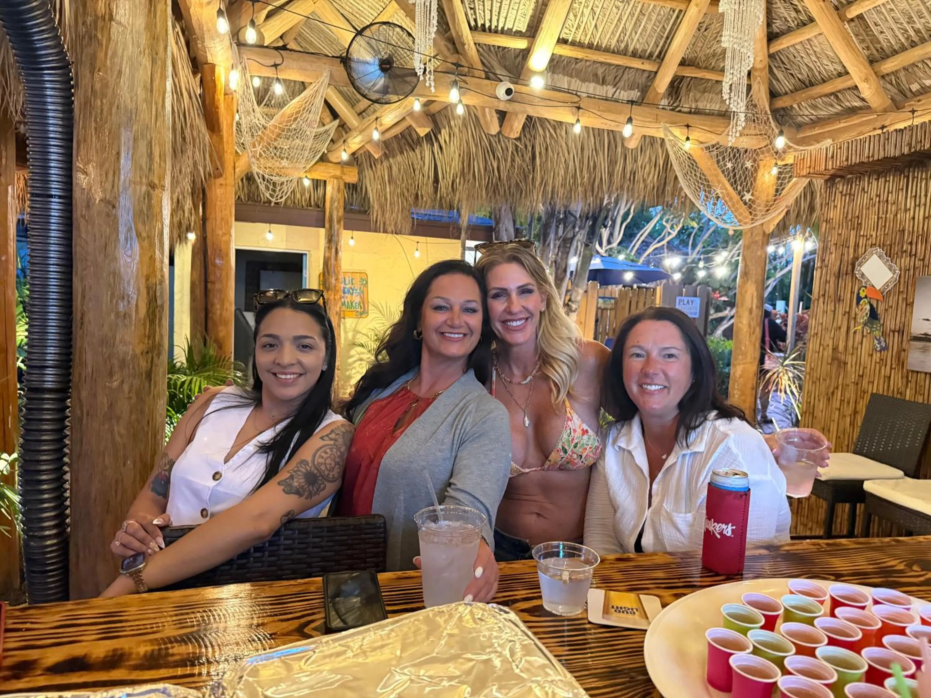 Lounge or bar in Siesta Key Palms Resort