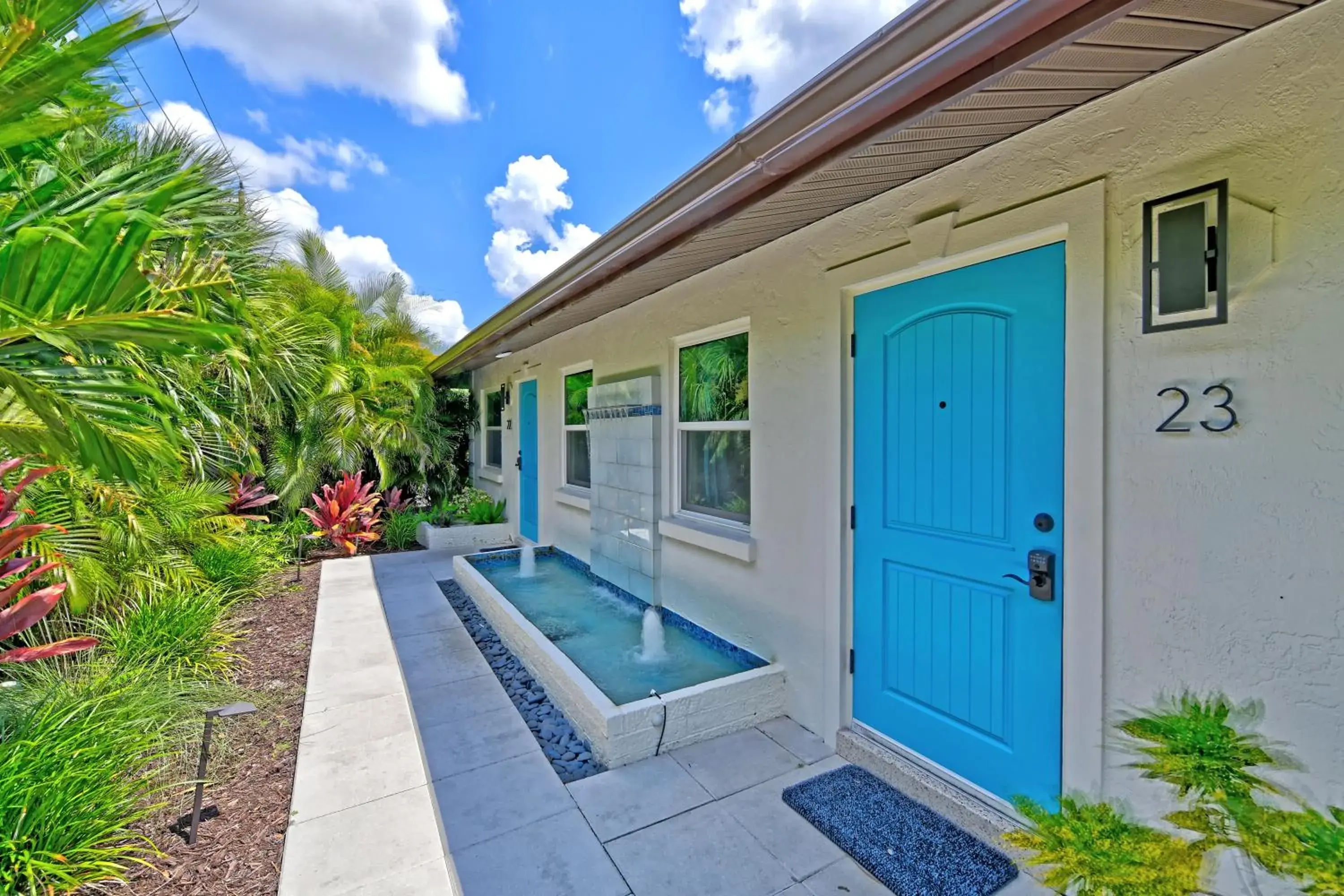 Garden view in Siesta Key Palms Resort Garden view in Siesta Key Palms Resort