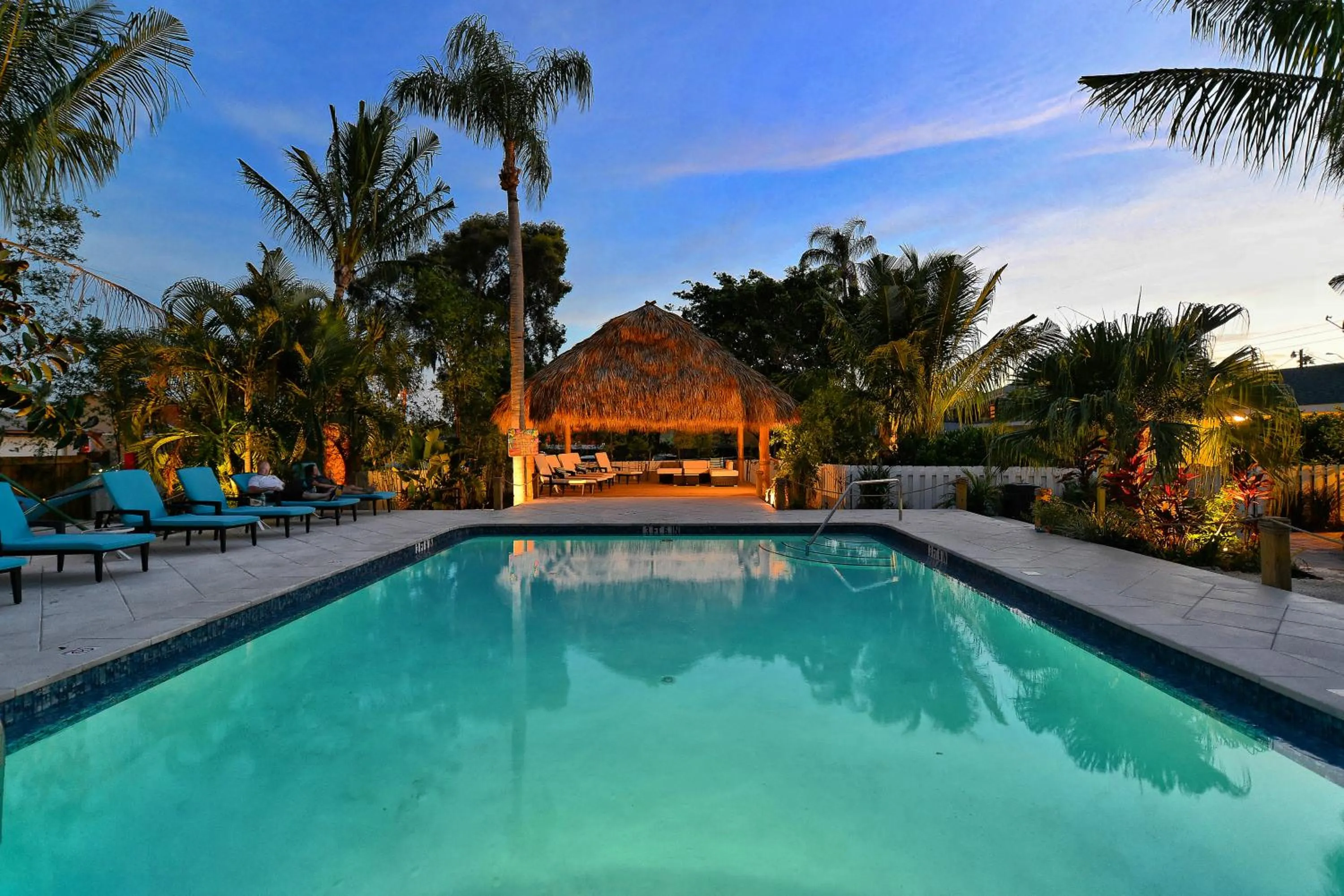 Swimming pool in Siesta Key Palms Resort