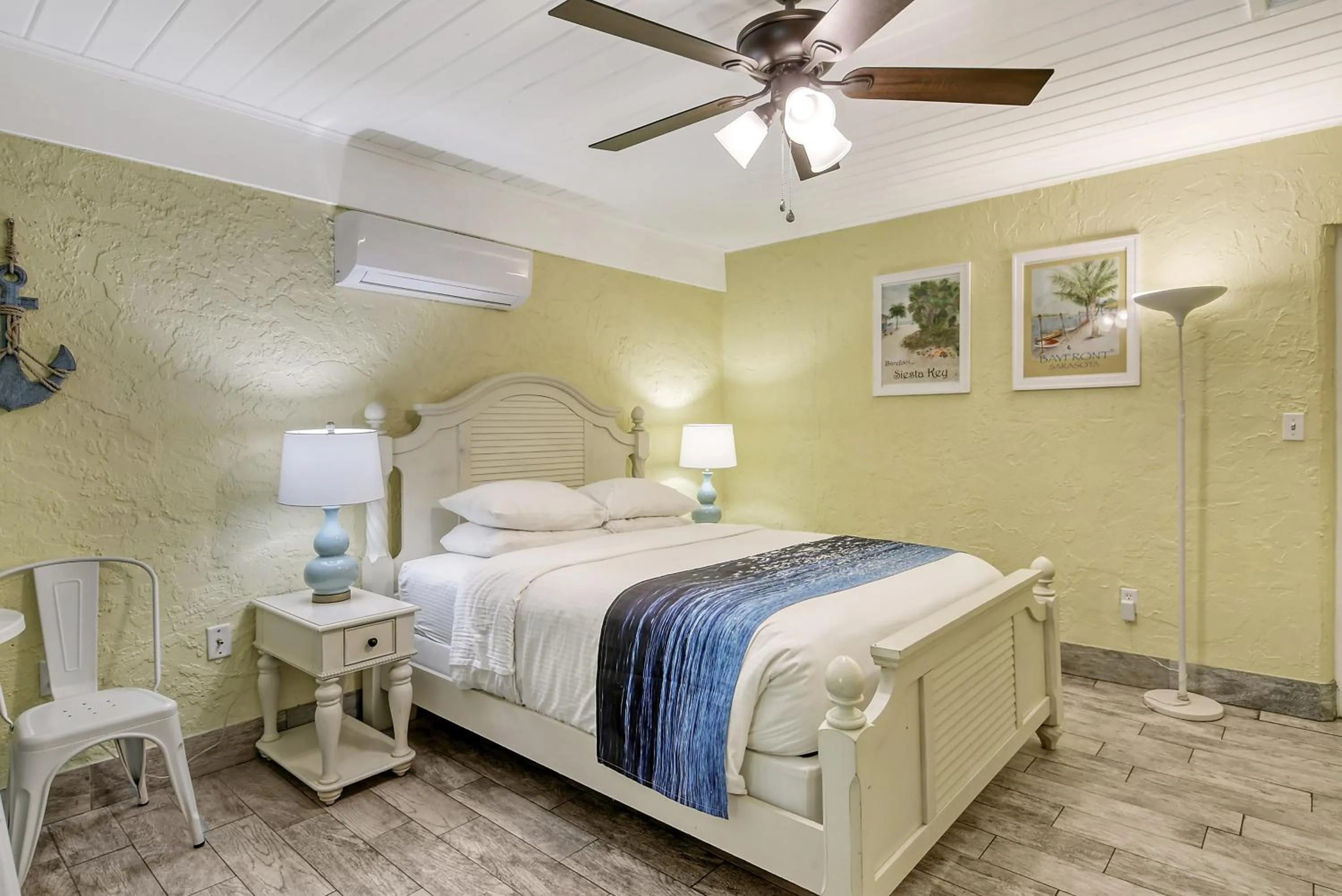 Bedroom, Bed in Siesta Key Palms Resort