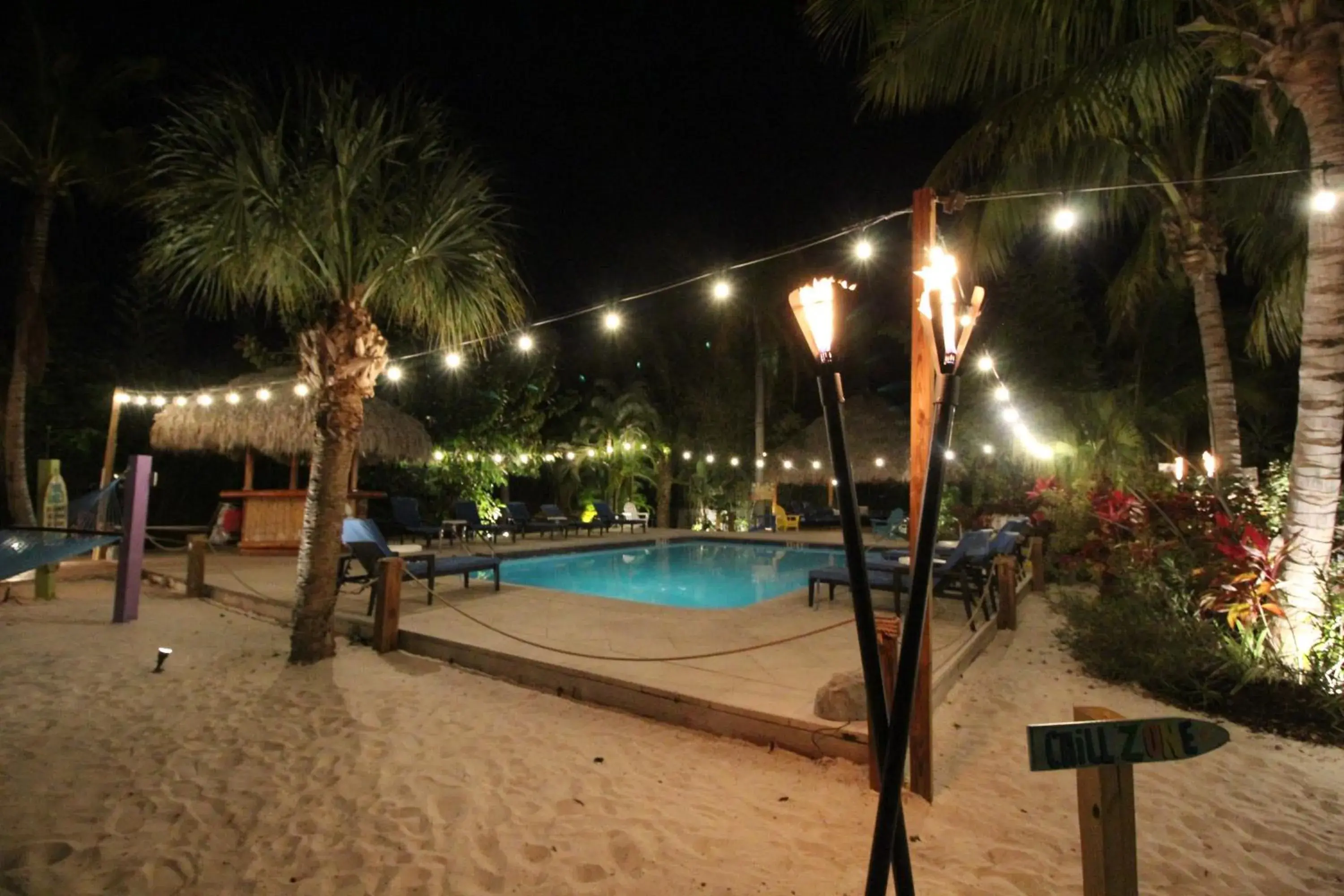 Pool view in Siesta Key Palms Resort Pool view in Siesta Key Palms Resort