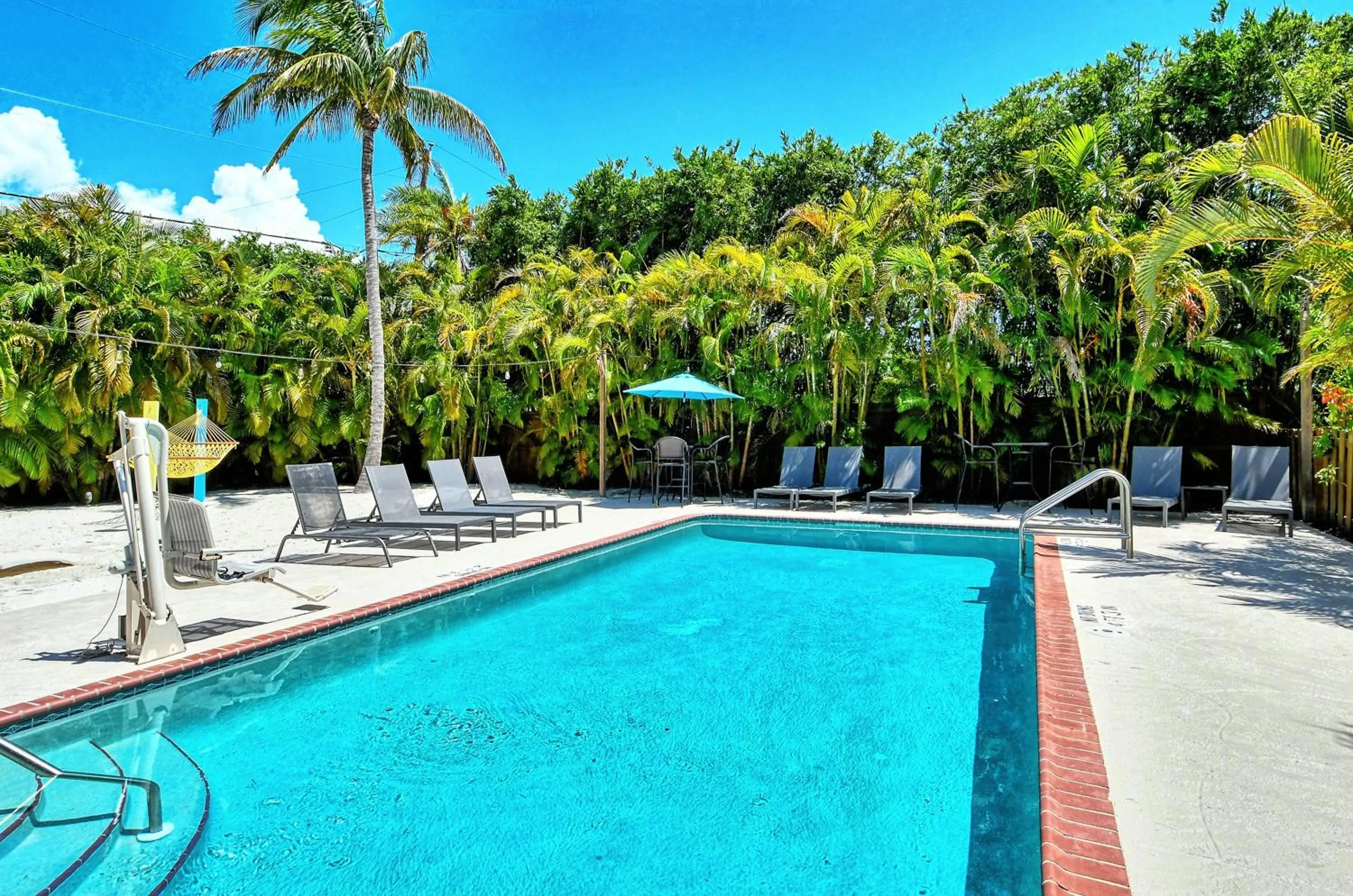 Swimming pool in Siesta Key Palms Resort