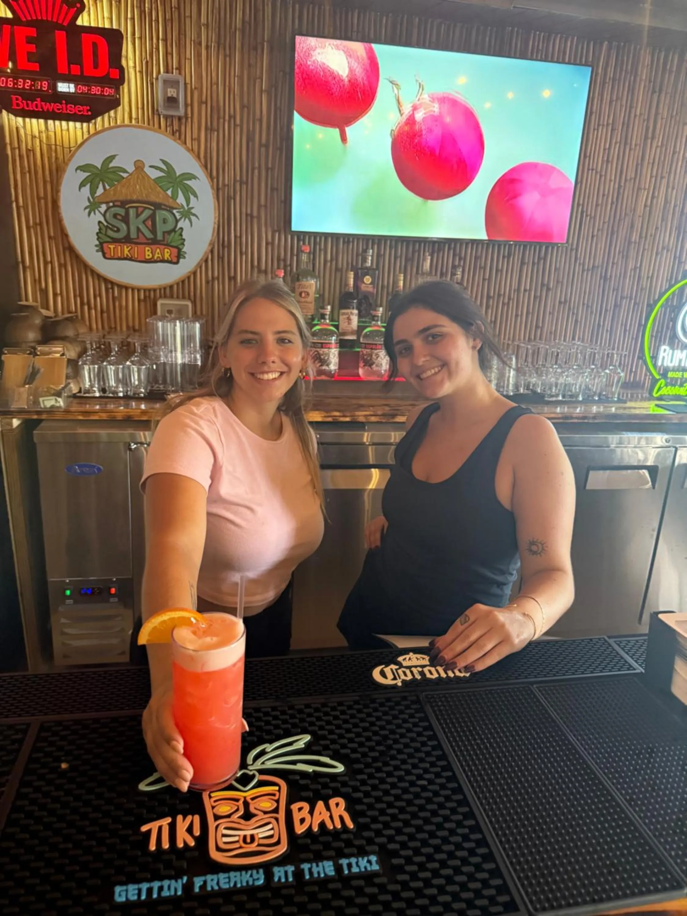 Lounge or bar in Siesta Key Palms Resort