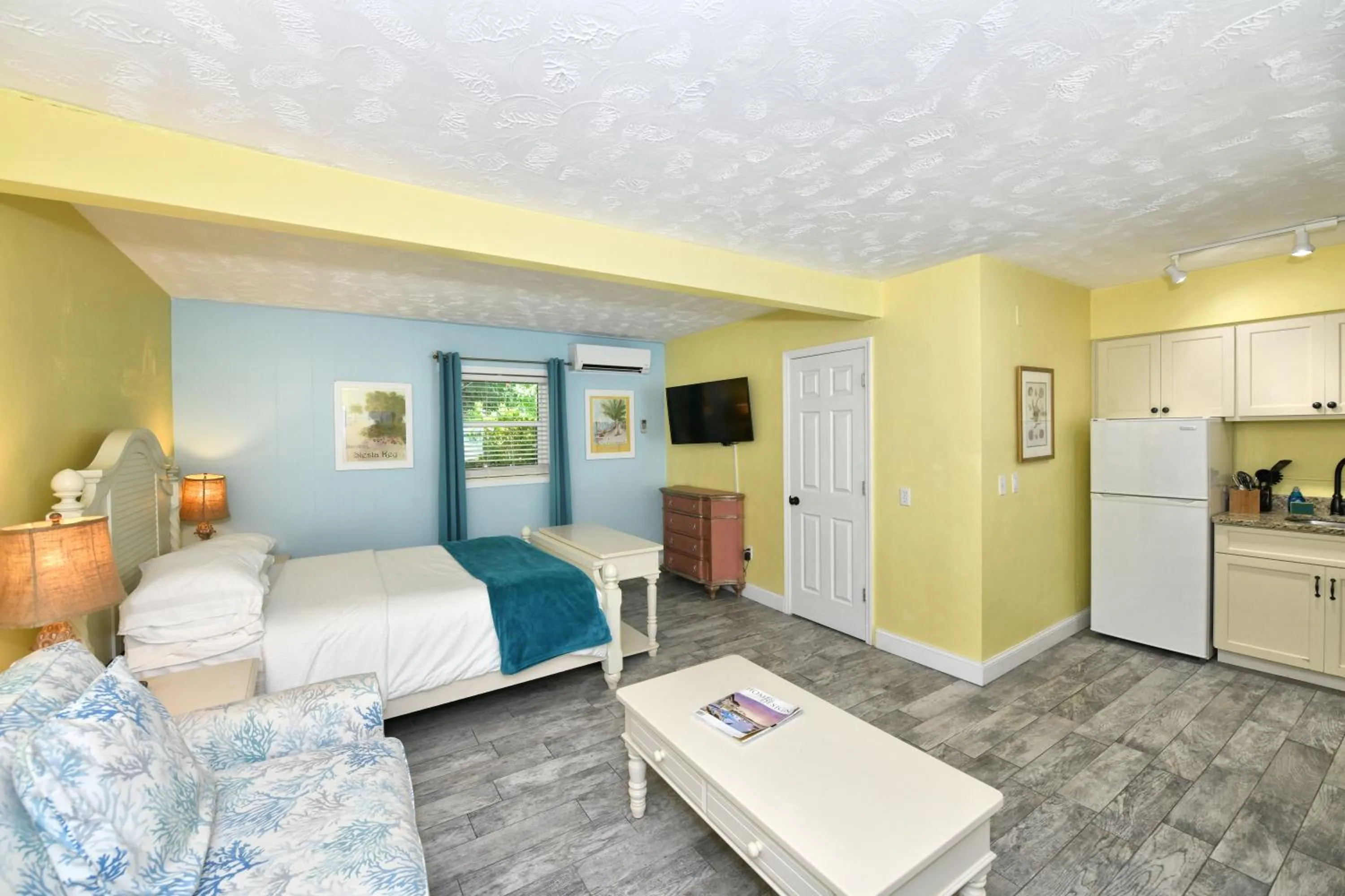 Bedroom, Bed in Siesta Key Palms Resort