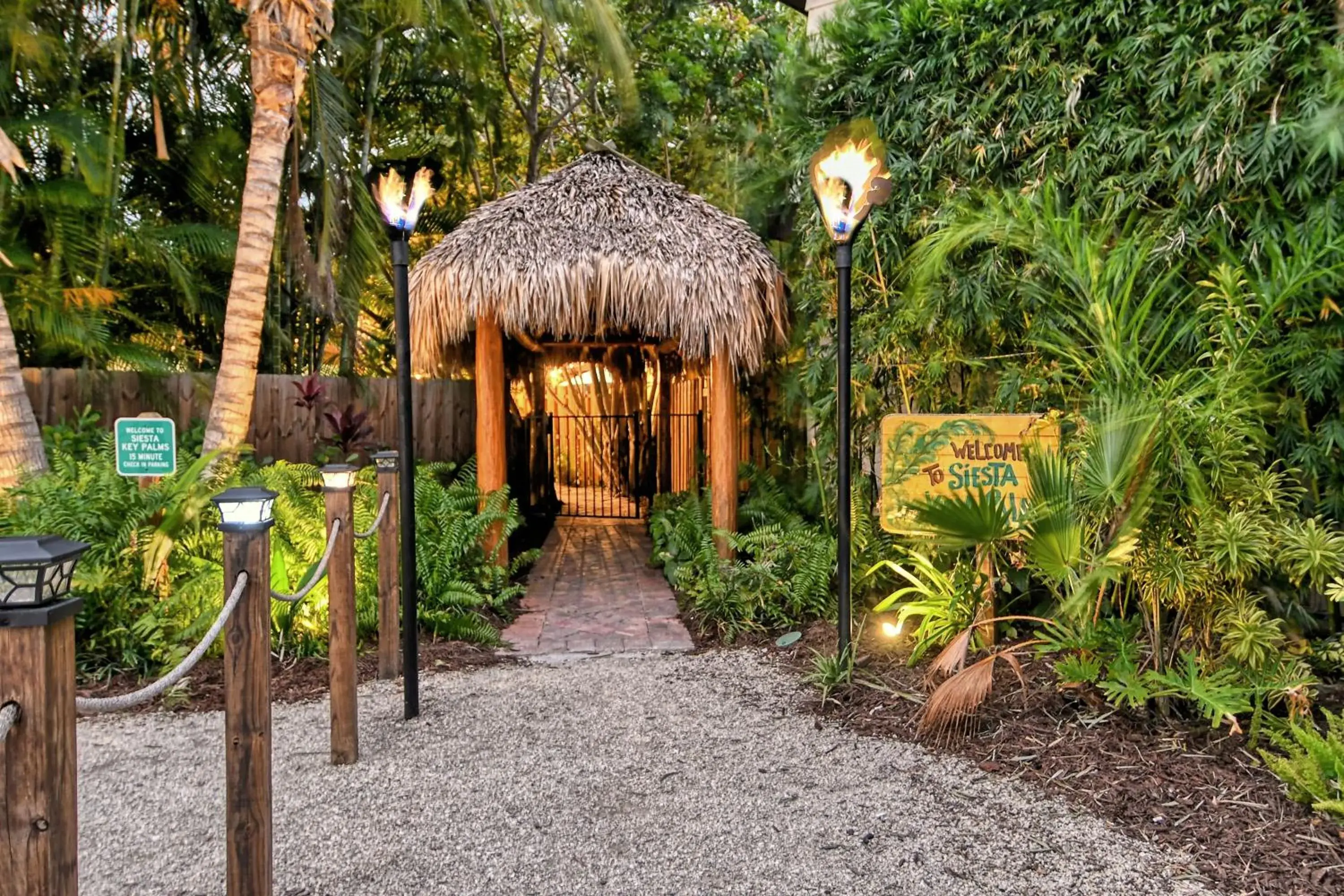 Facade/entrance in Siesta Key Palms Resort Facade/entrance in Siesta Key Palms Resort