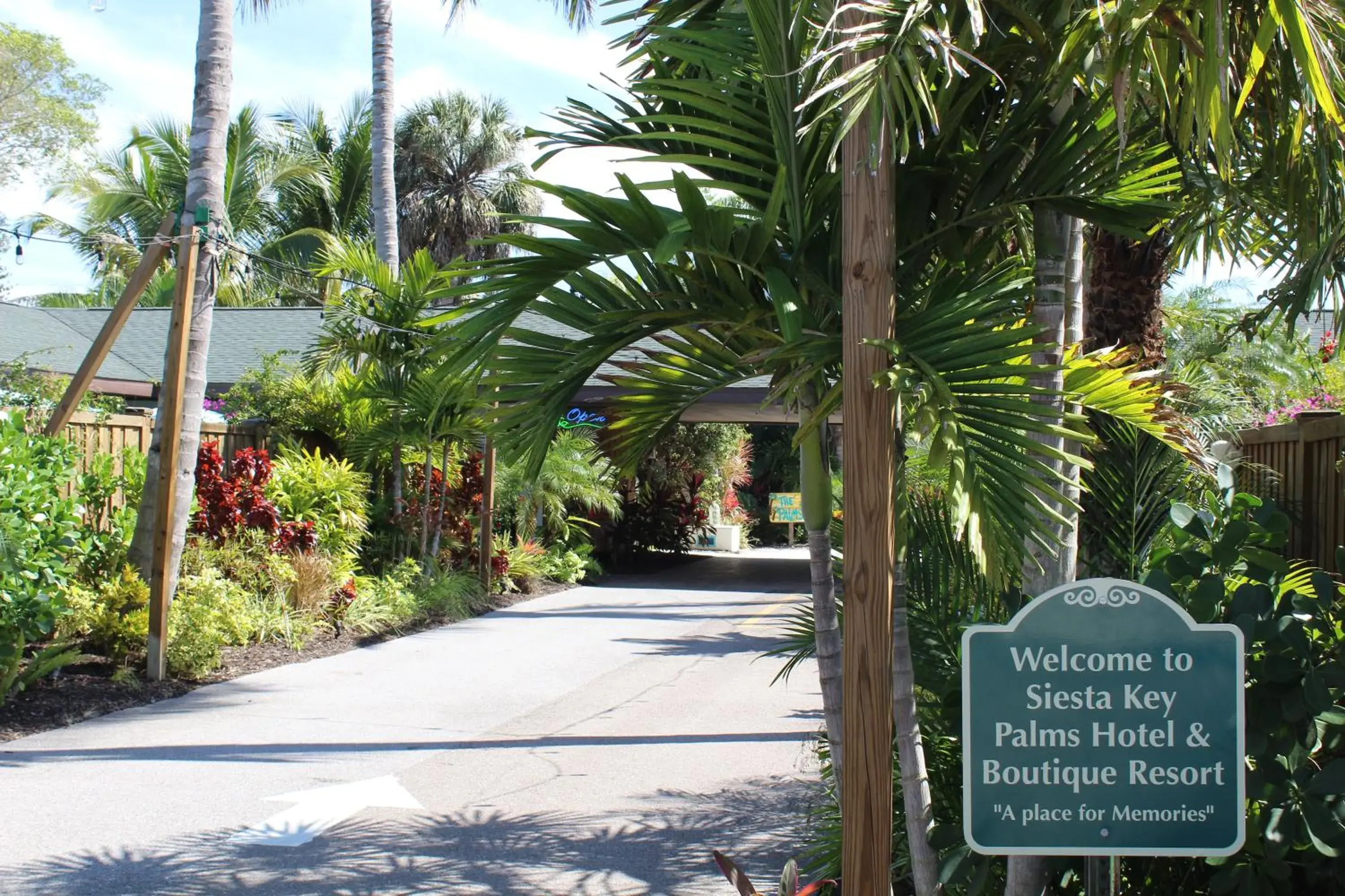 Facade/entrance in Siesta Key Palms Resort Facade/entrance in Siesta Key Palms Resort