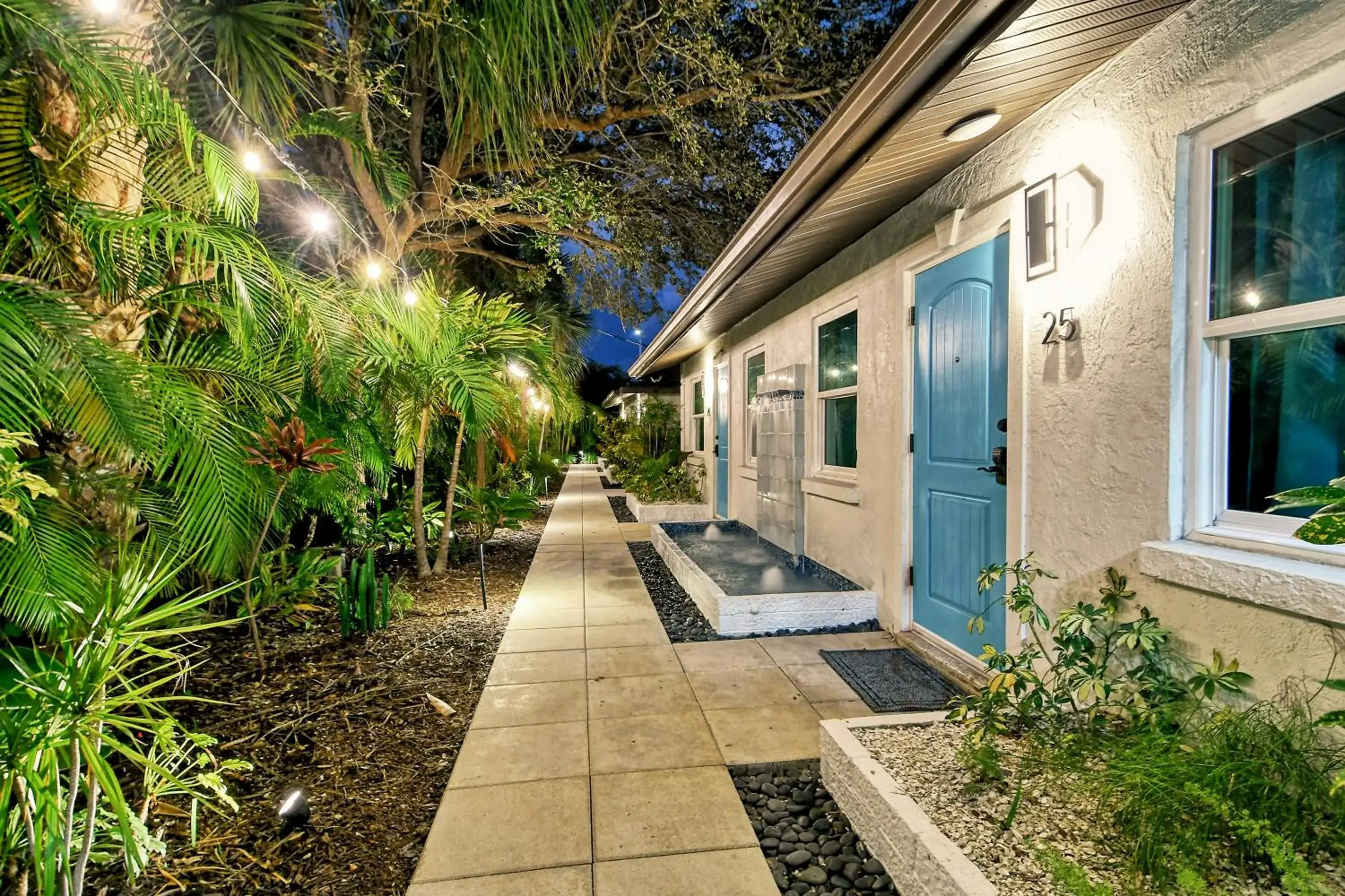 Property building in Siesta Key Palms Resort Property building in Siesta Key Palms Resort