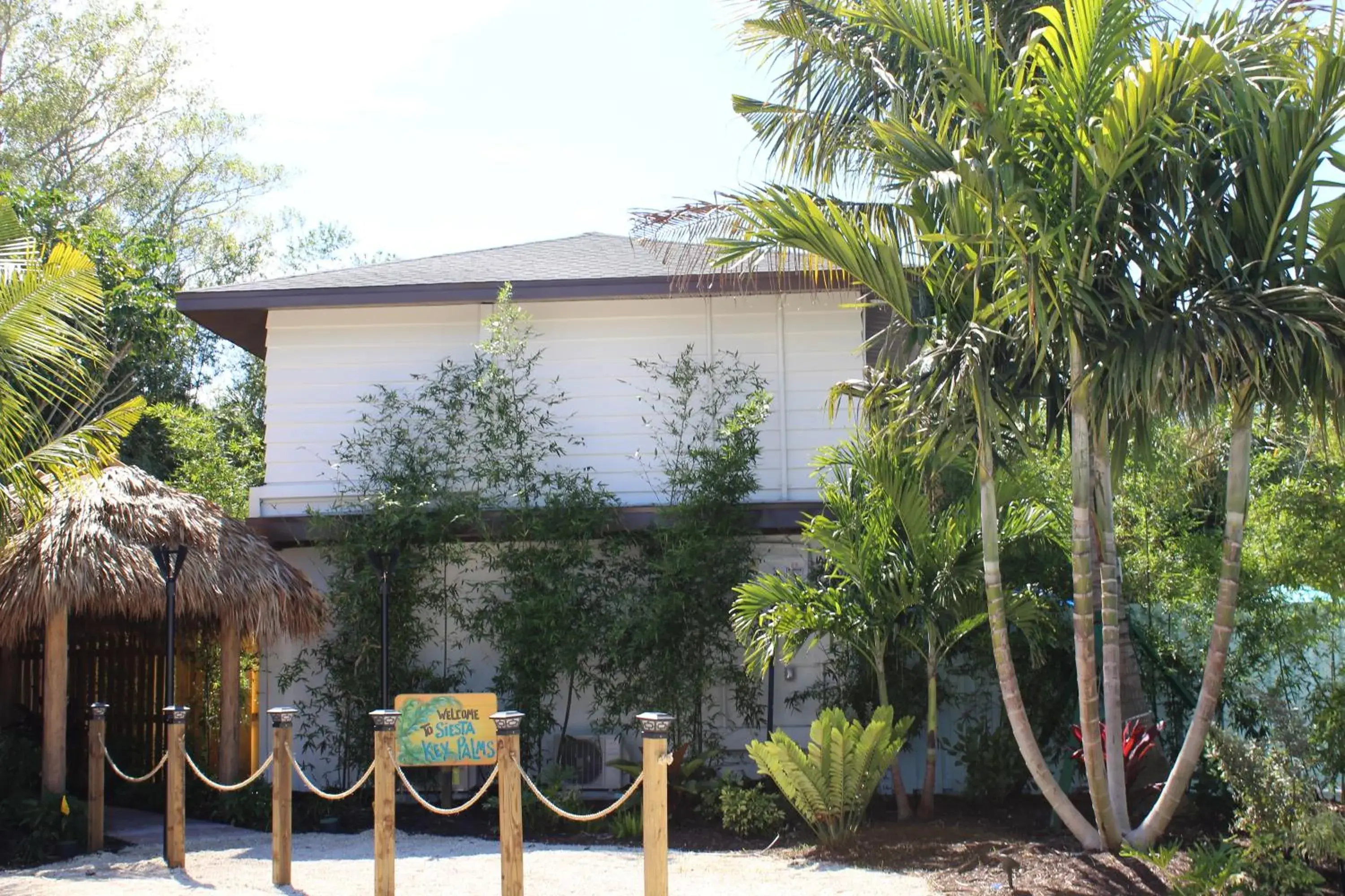 Facade/entrance in Siesta Key Palms Resort Facade/entrance in Siesta Key Palms Resort