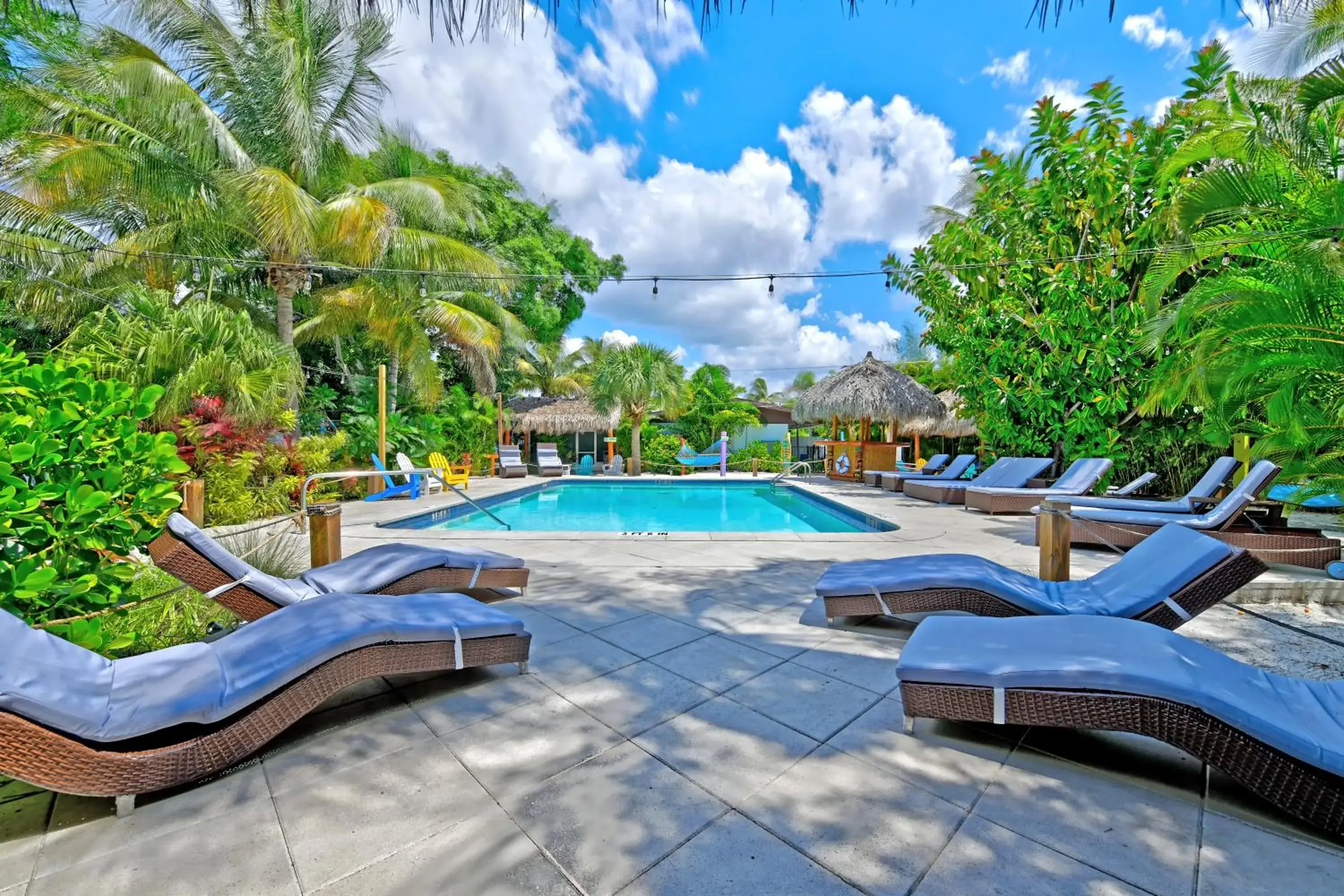 Pool view in Siesta Key Palms Resort Pool view in Siesta Key Palms Resort