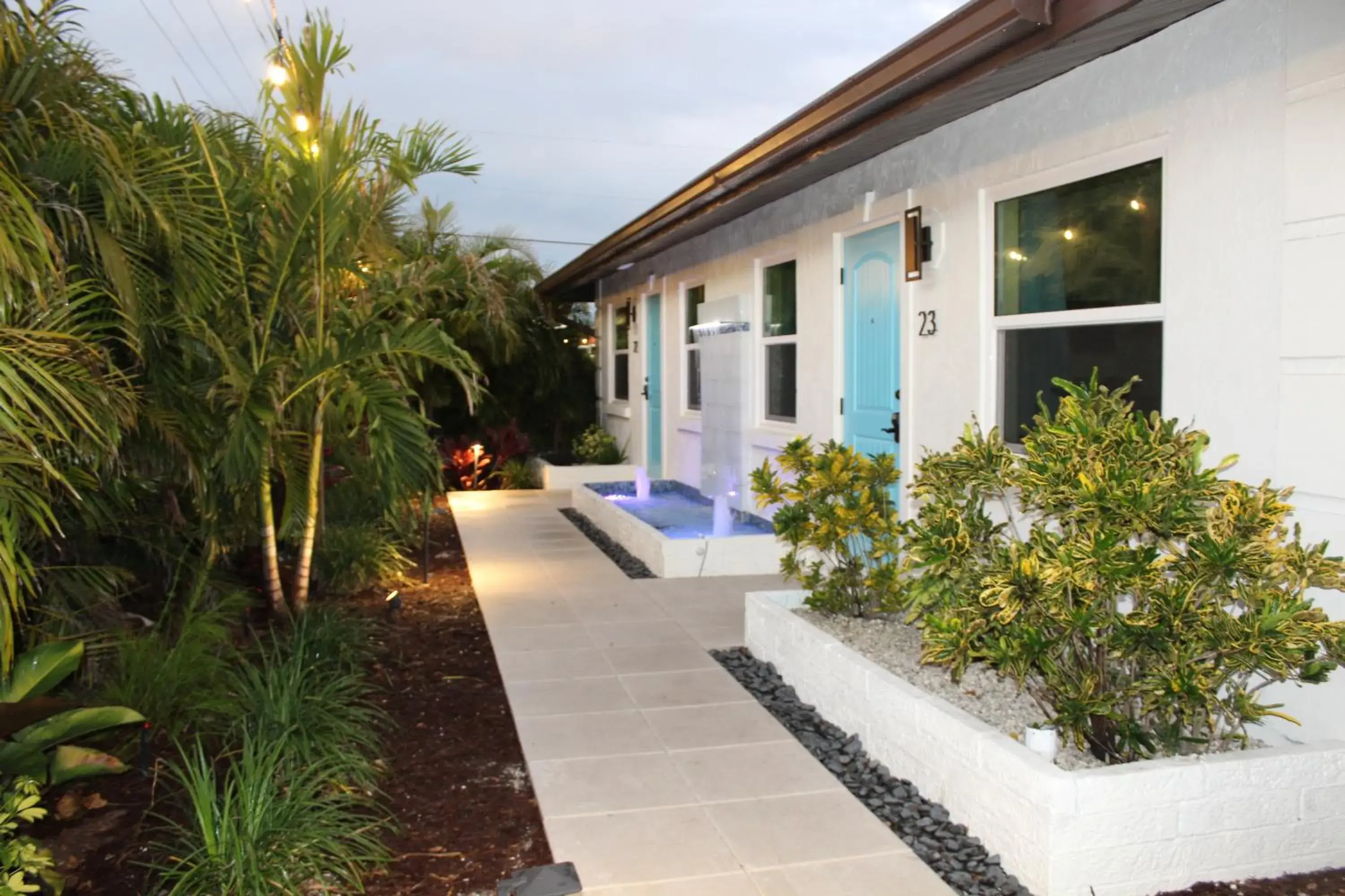 Property building in Siesta Key Palms Resort Property building in Siesta Key Palms Resort