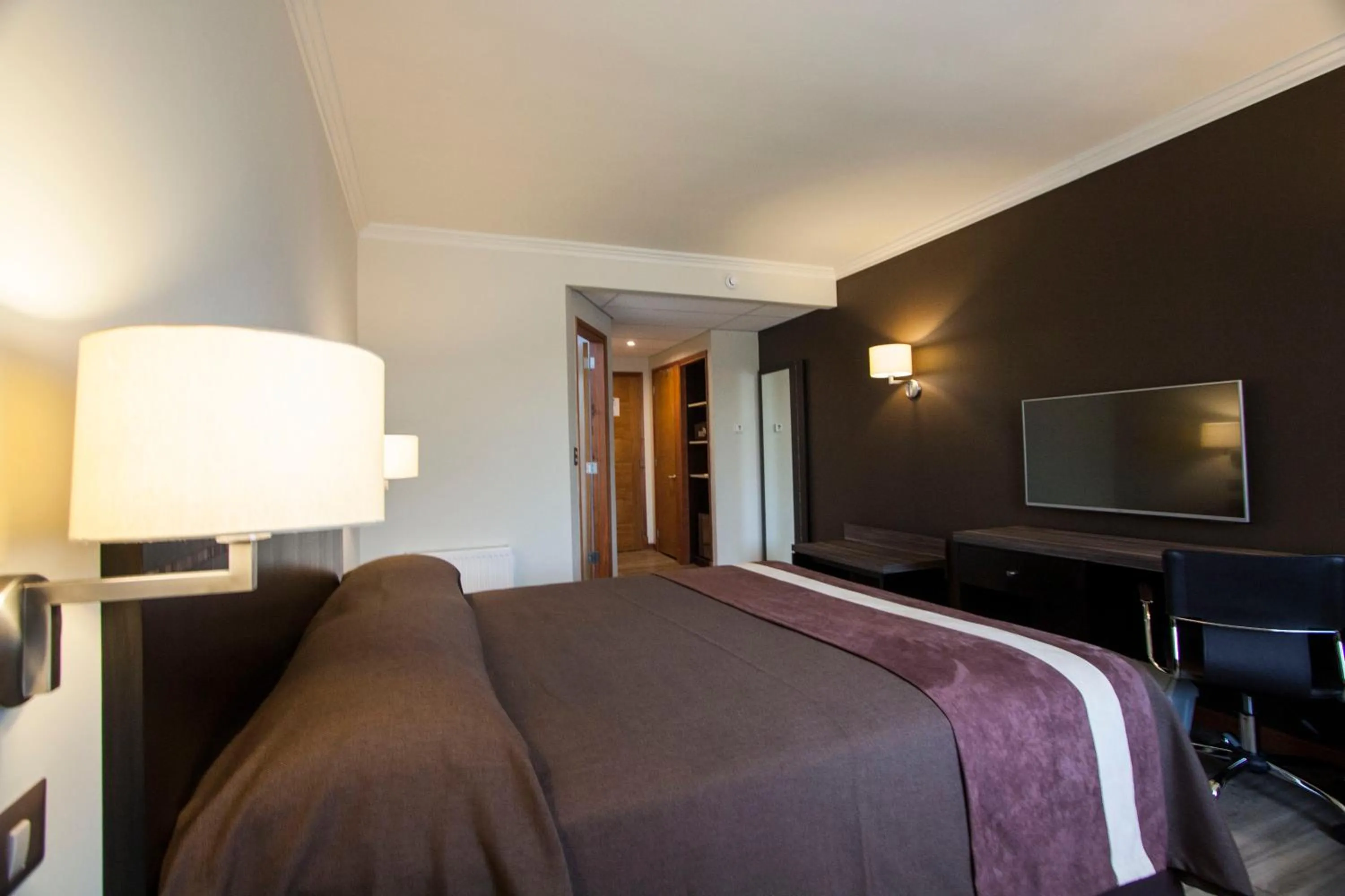 Bedroom, Bed in Hotel Diego de Almagro Osorno