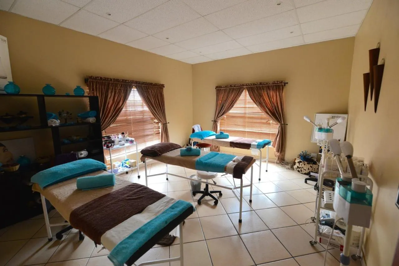 Spa and wellness centre/facilities in Attaché Guest Lodge & Health Spa