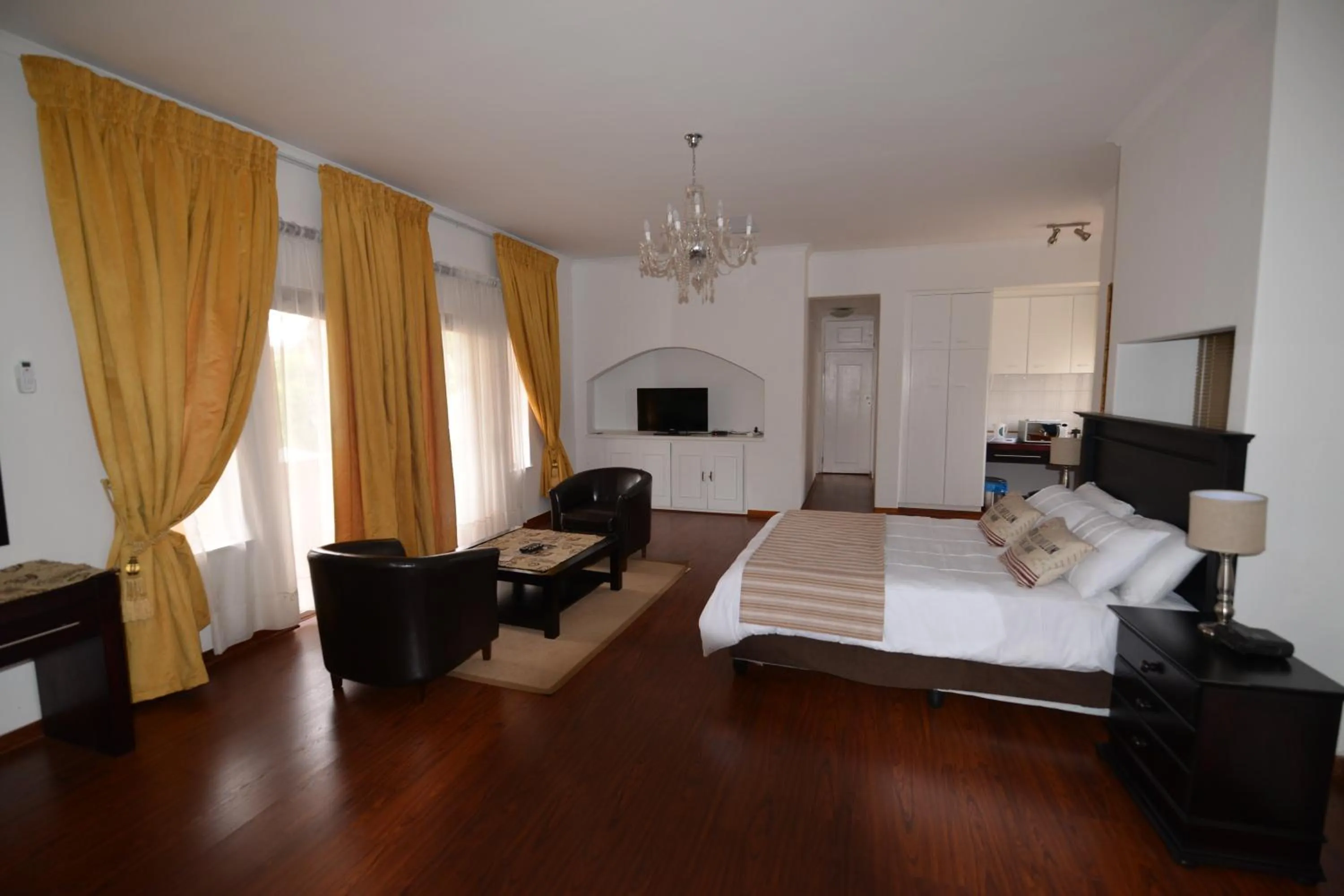 Bedroom, Bed in Attaché Guest Lodge & Health Spa