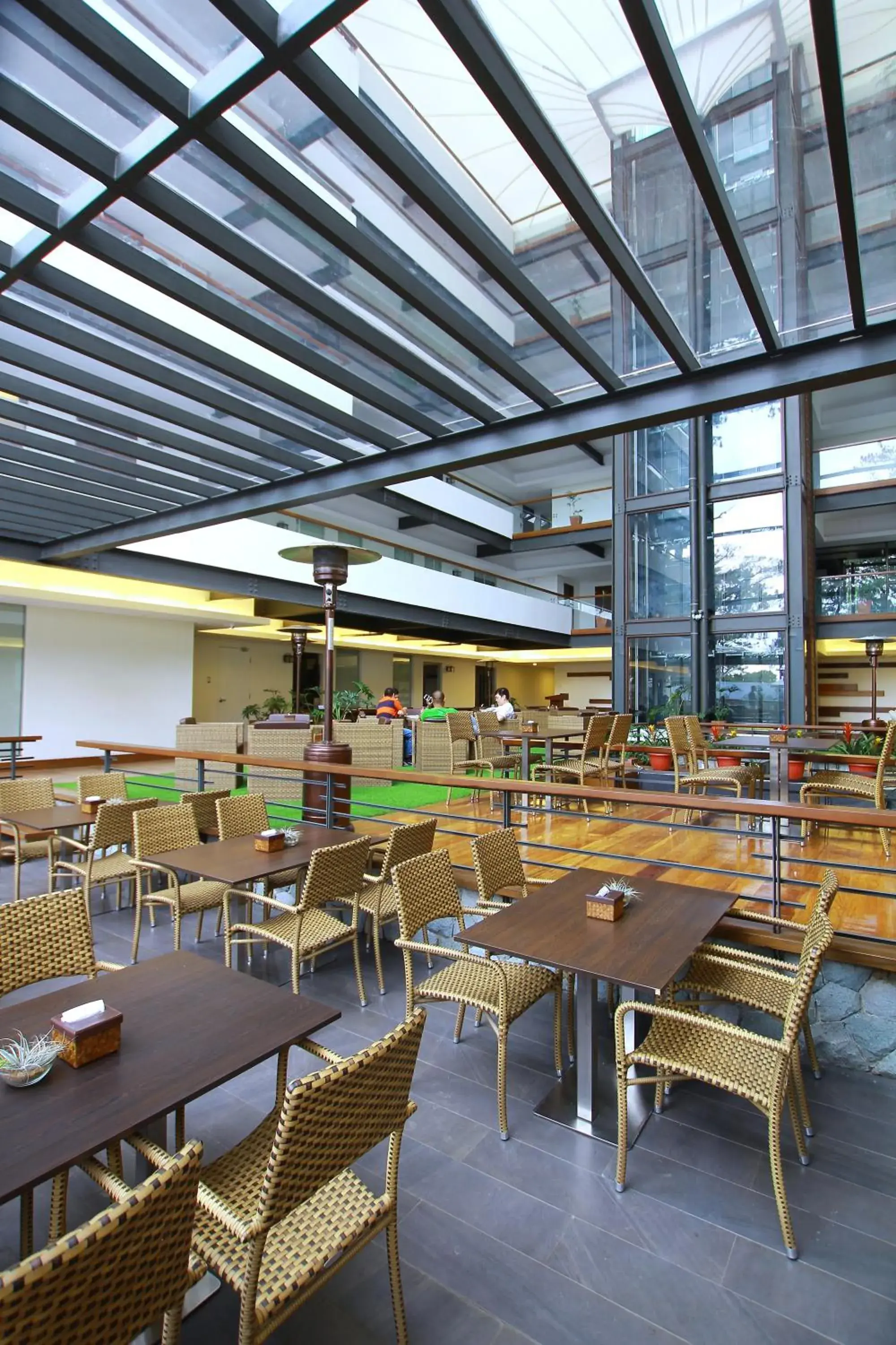 Restaurant/places to eat in Grand Sierra Pines Baguio Restaurant/places to eat in Grand Sierra Pines Baguio