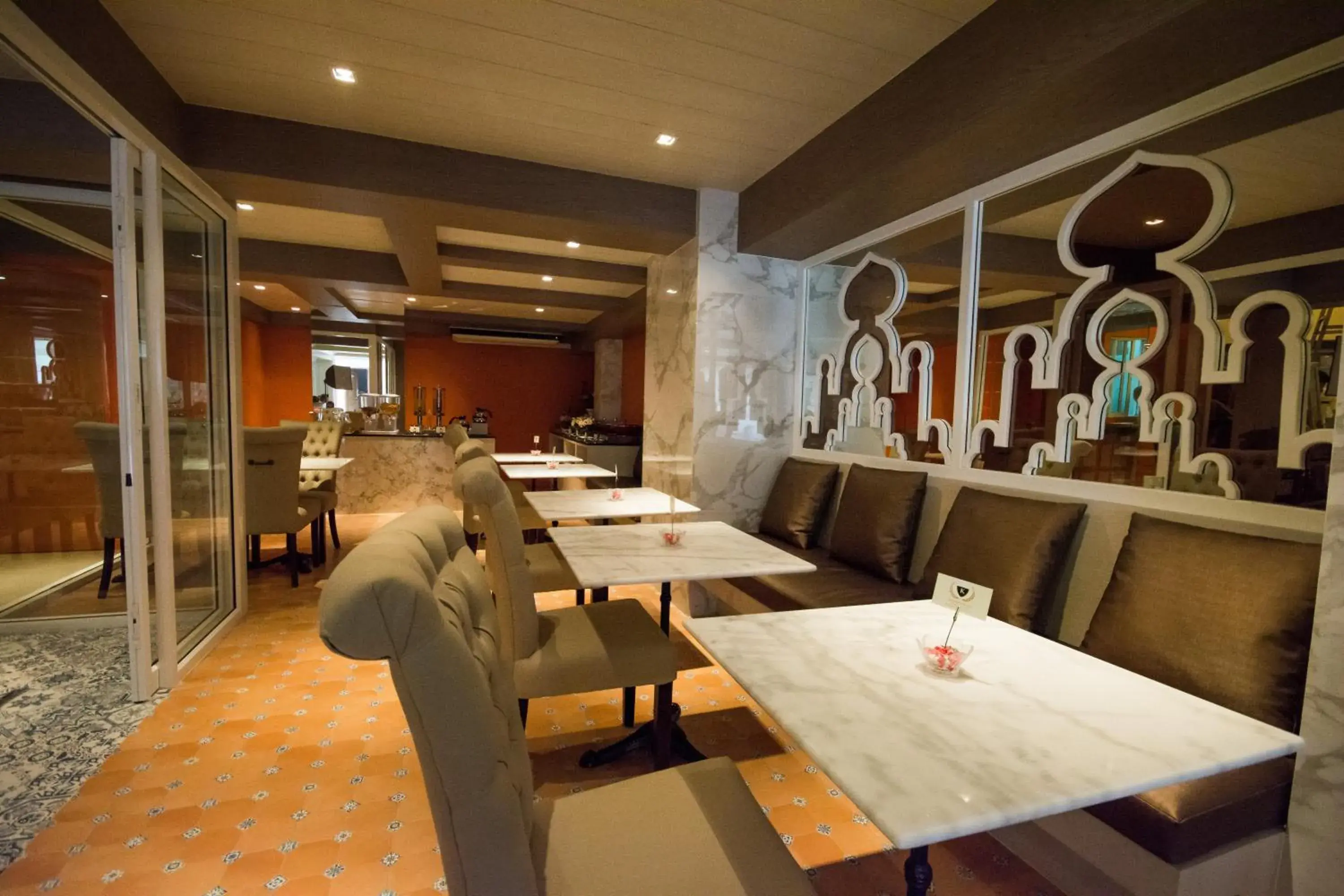 Restaurant/places to eat in Violet Tower at Khaosan Palace Restaurant/places to eat in Violet Tower at Khaosan Palace