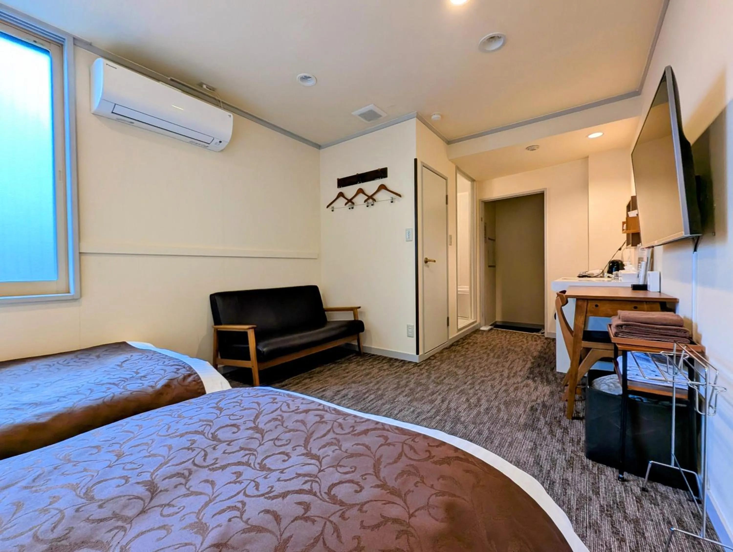 Photo of the whole room, Bed in Kanazawa Station Hotel