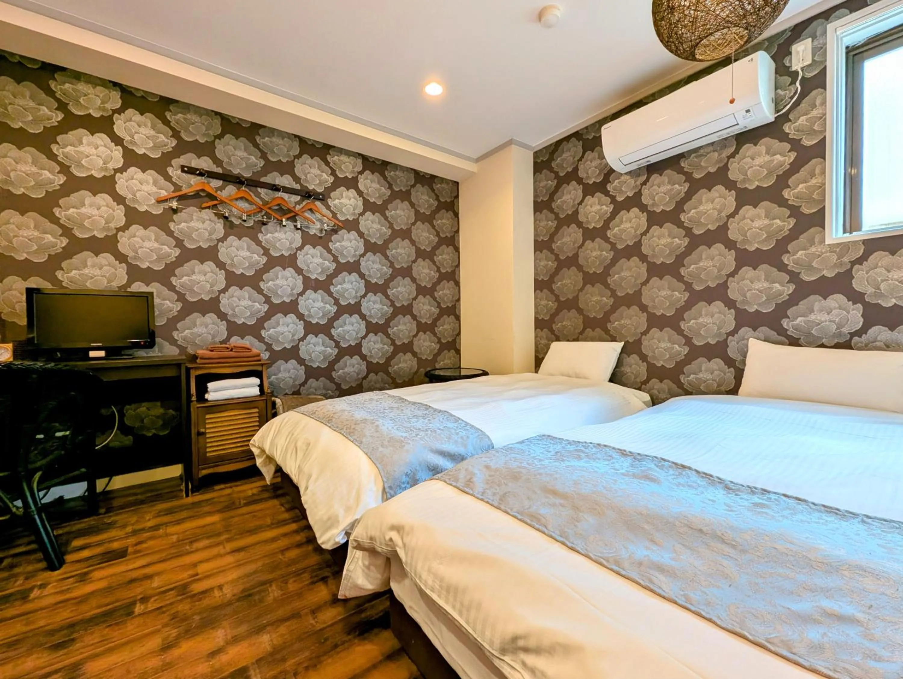 Photo of the whole room, Bed in Kanazawa Station Hotel