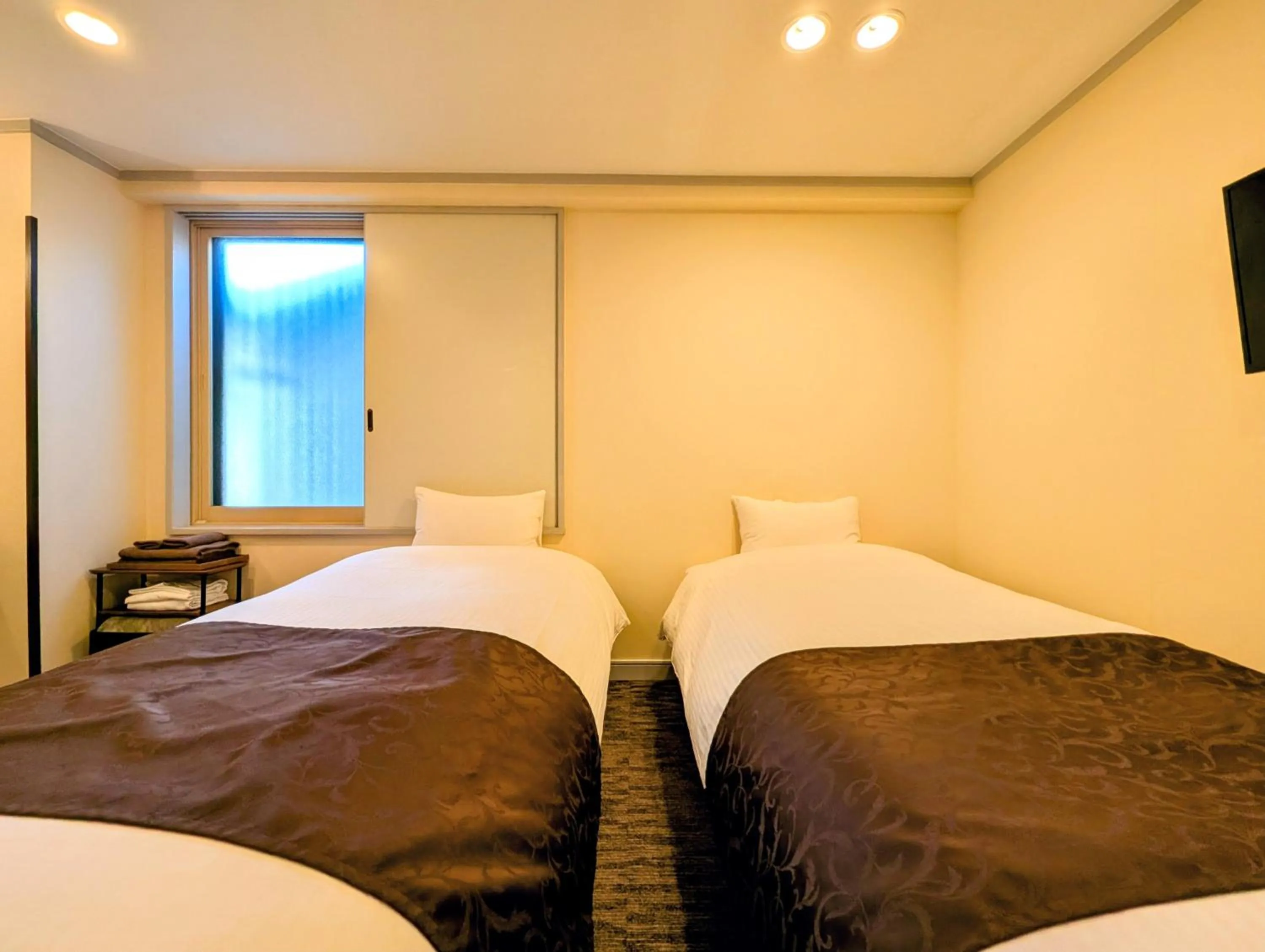 Photo of the whole room, Bed in Kanazawa Station Hotel