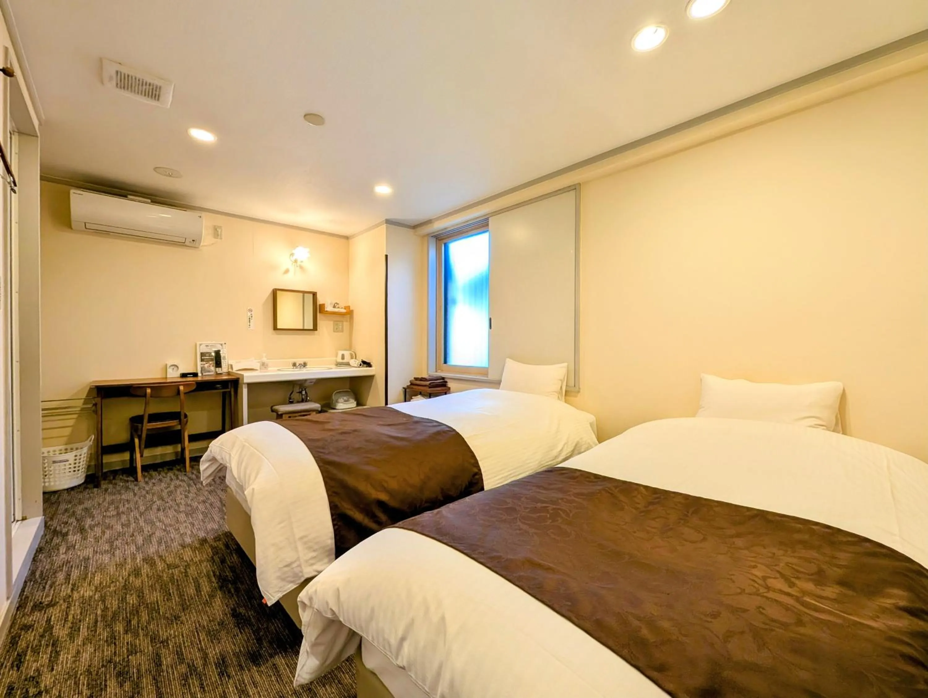 Photo of the whole room, Bed in Kanazawa Station Hotel