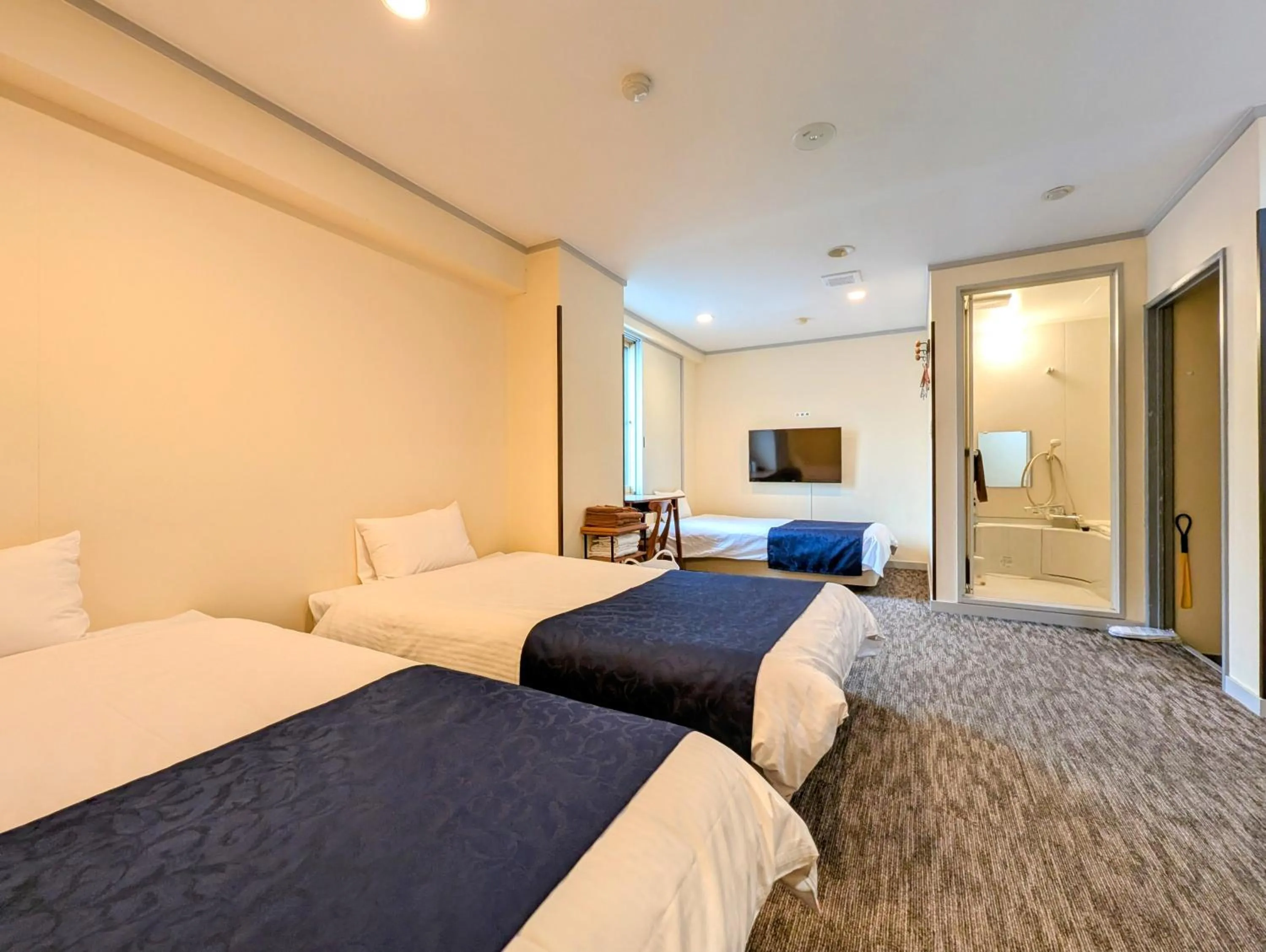 Photo of the whole room, Bed in Kanazawa Station Hotel