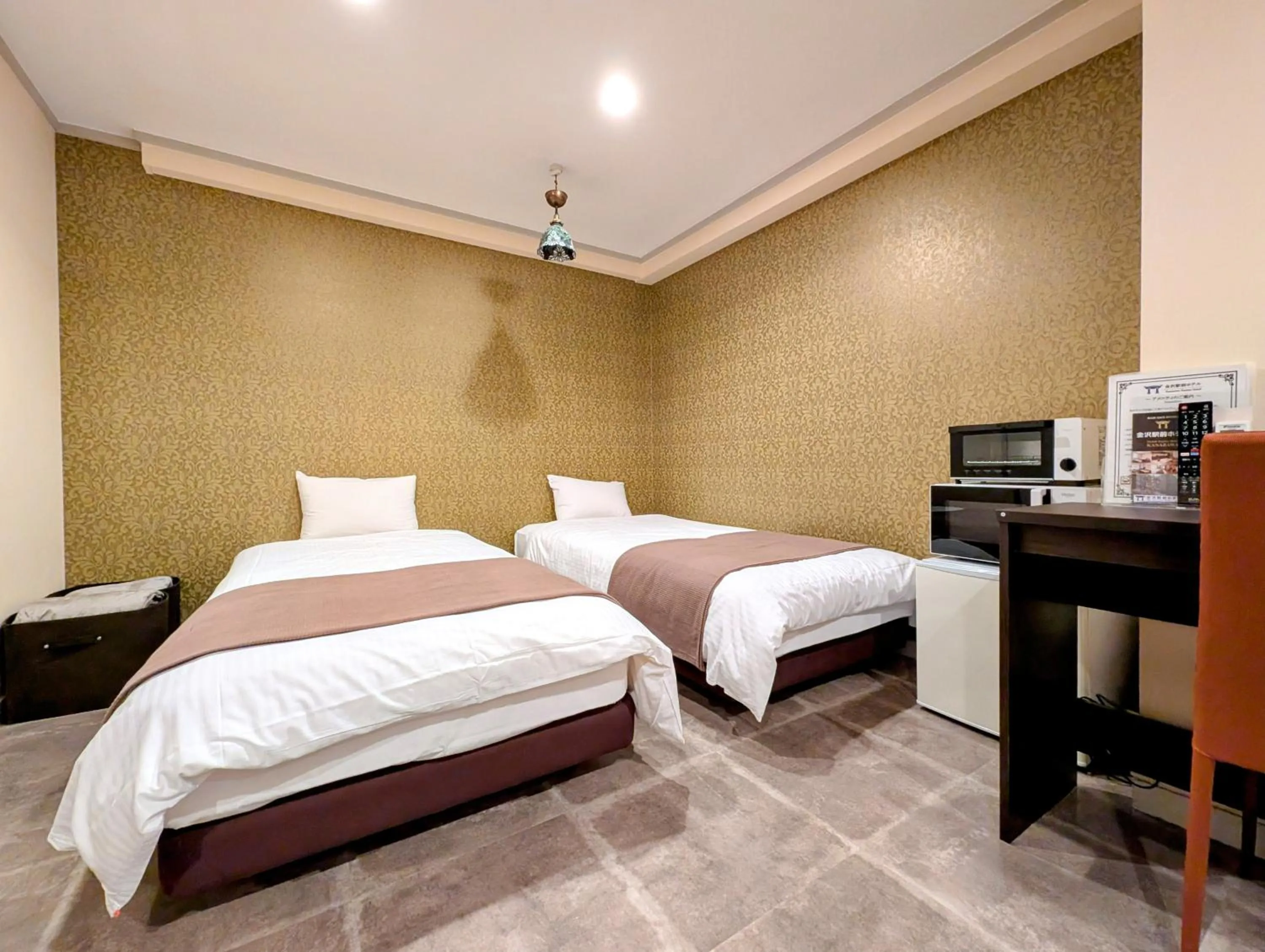 Photo of the whole room, Bed in Kanazawa Station Hotel